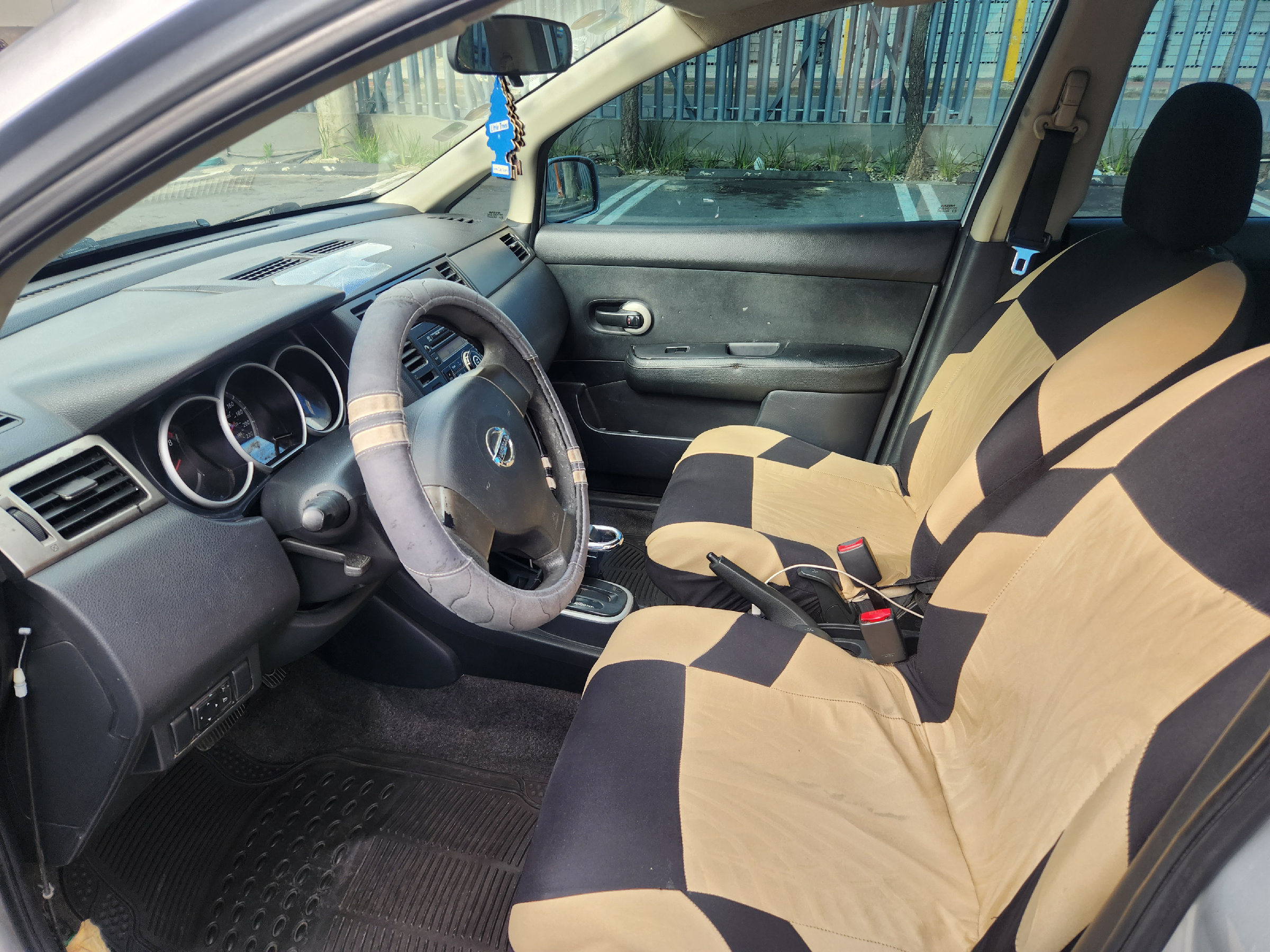 carros - Nissan Tiida 2011  6