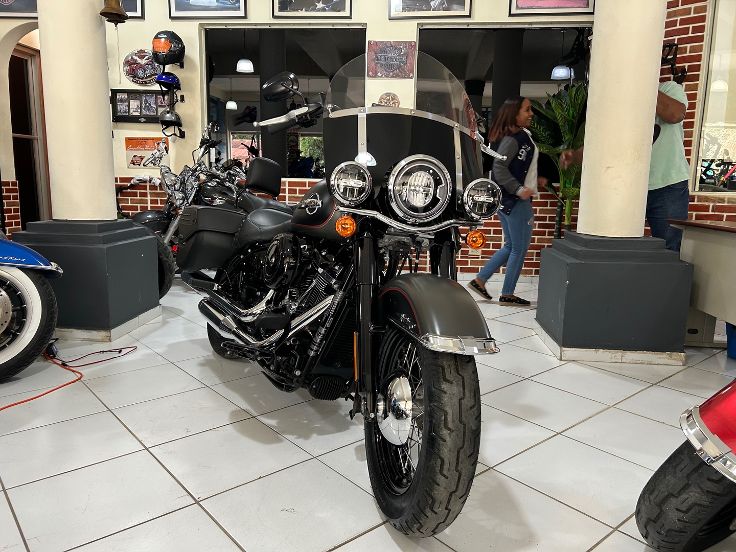 motores y pasolas - Harley Davidson Softail Heritage 2018