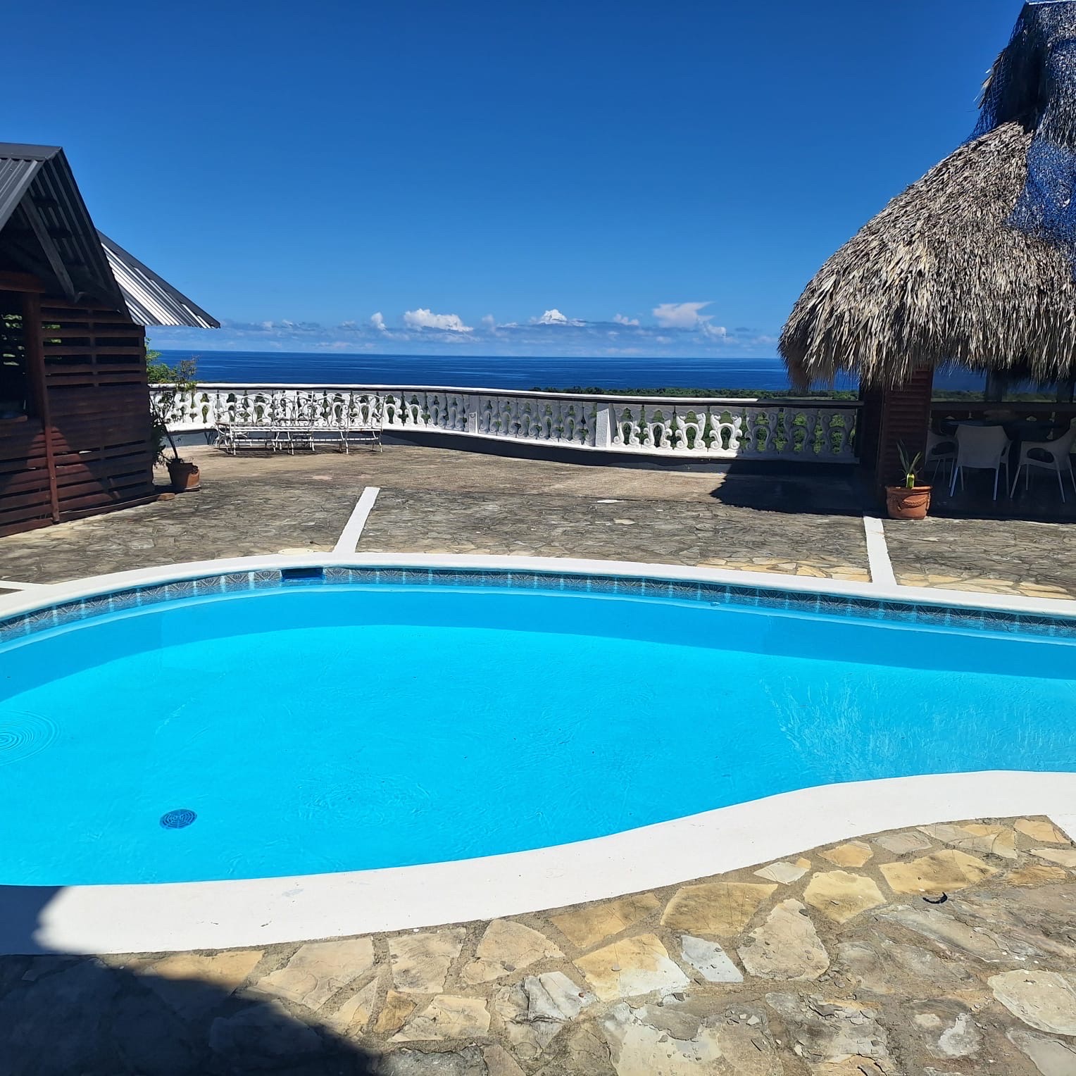 casas vacacionales y villas - casa vacacional vista al mar en el centro del pueblo de Cabrera Nagua  1