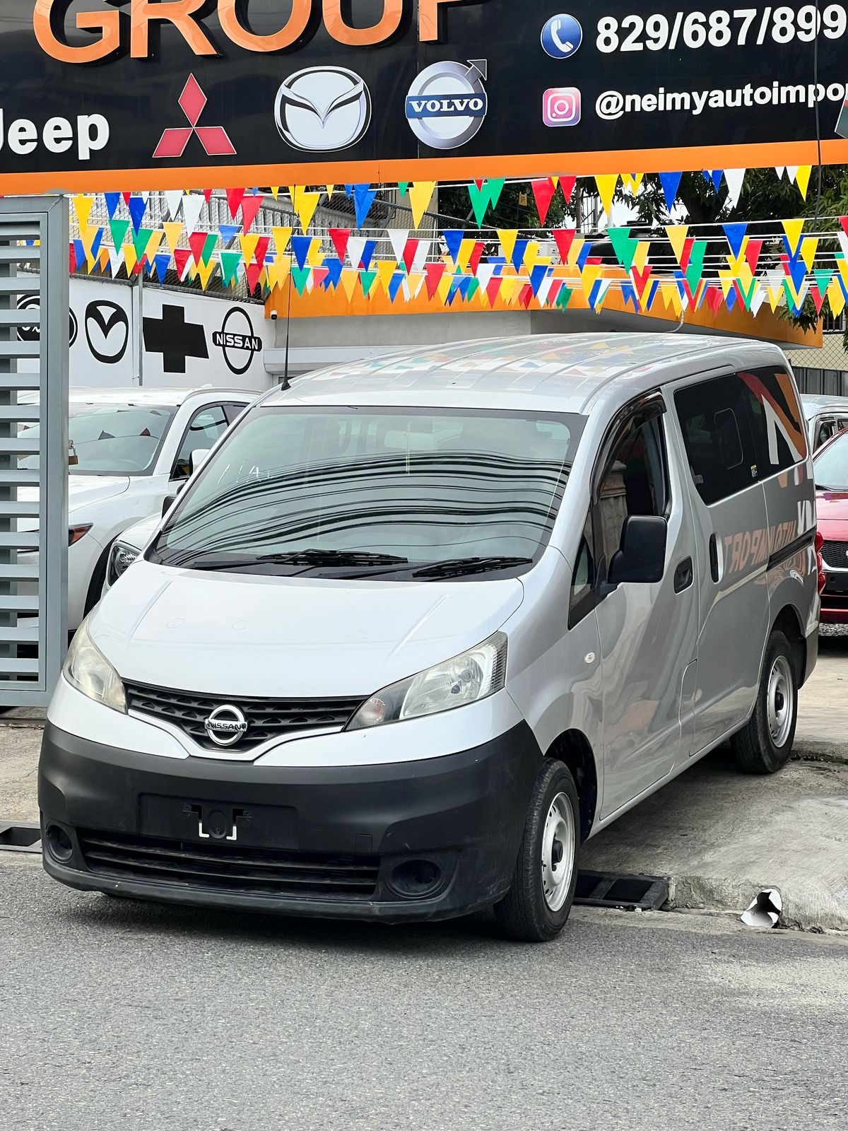 jeepetas y camionetas - Oferta aprovecha NV 200 negociable  8