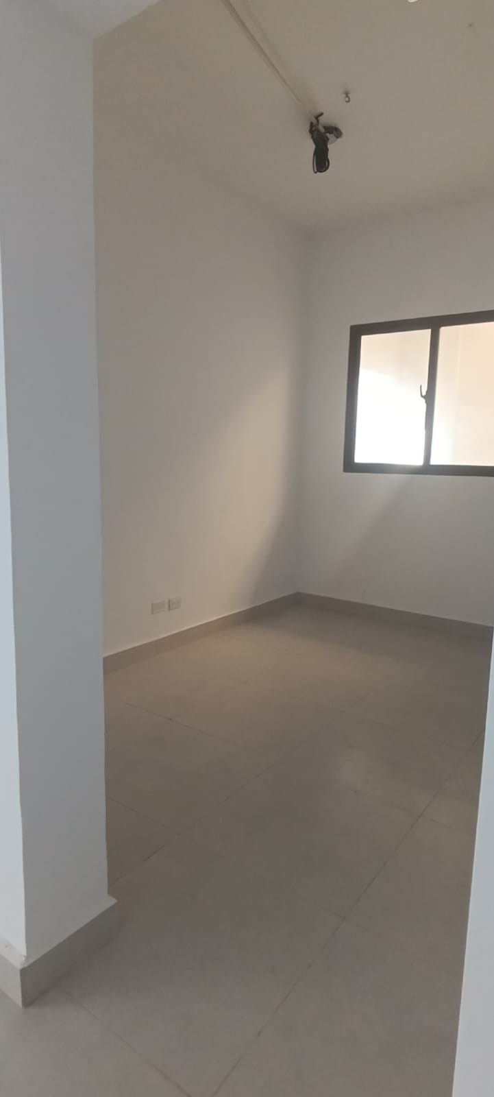 oficinas y locales comerciales - Local en primer nivel en La Julia 103m2 con Terraz 2