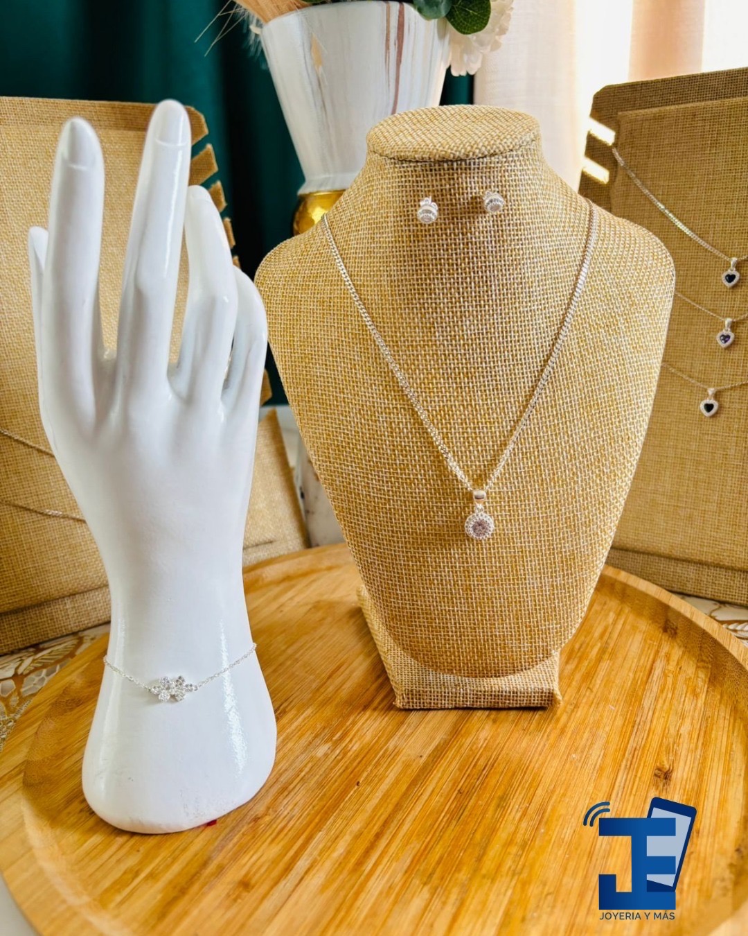 joyas, relojes y accesorios - set de Cadena,aretes y guillo. 1