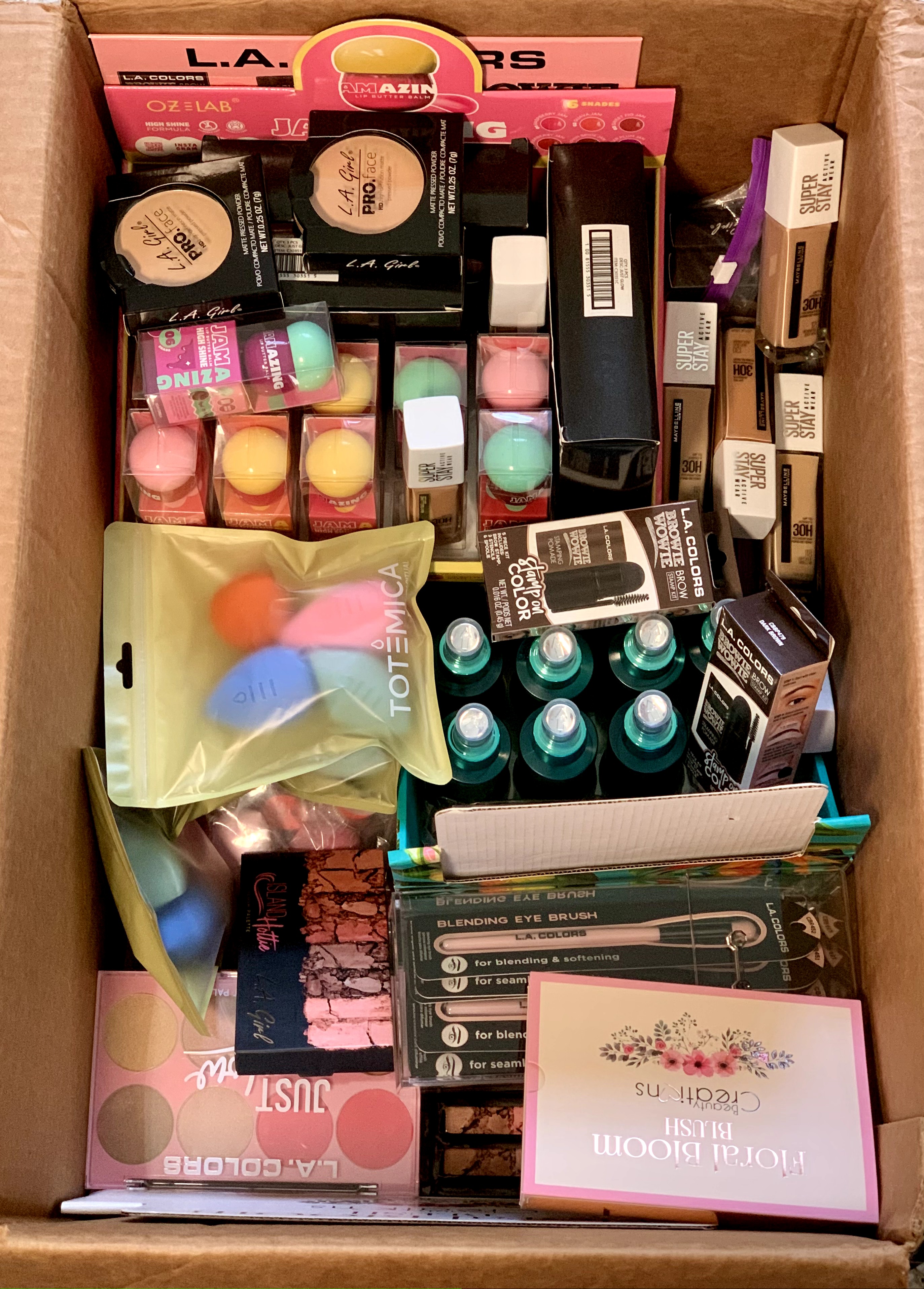 salud y belleza - Caja para Emprendedora de Maquillaje 2