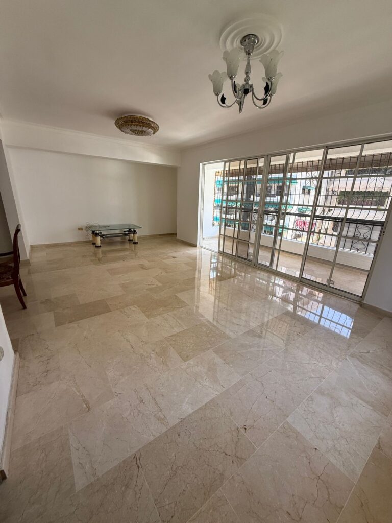 apartamentos - 2733- APTO. EN URB. REAL, STO. DGO.  0