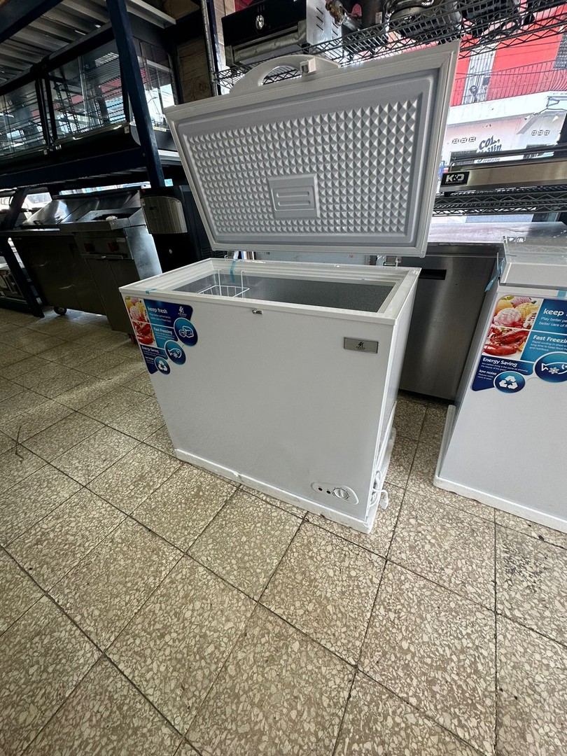 equipos profesionales - Freezer de 7 Pies Cubico  4
