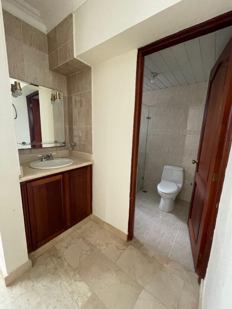 apartamentos - 2734- APTO. EN URB. REAL, STO. DGO.  7