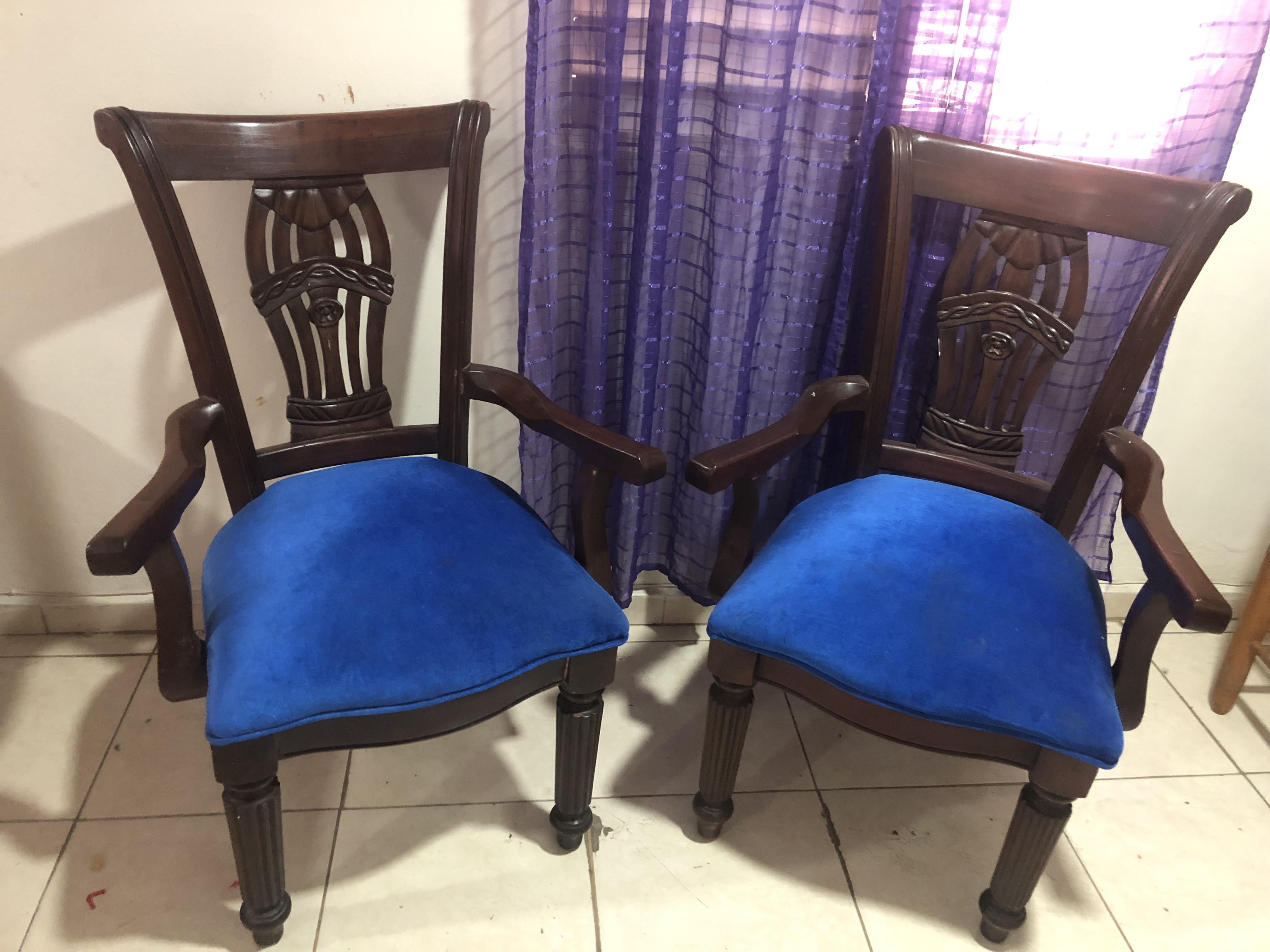 muebles y colchones - Butaca en caoba y un sofá 