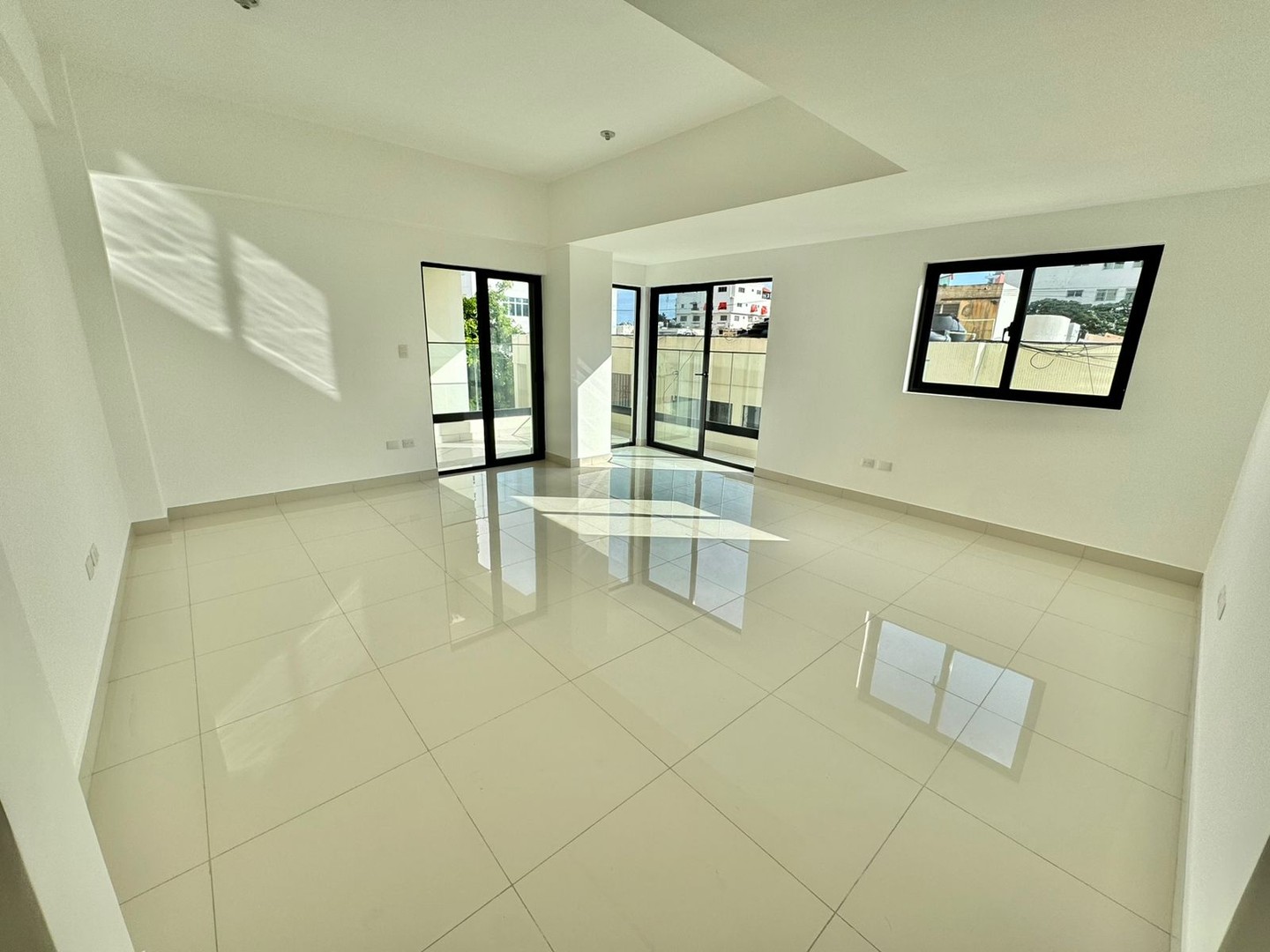 apartamentos - Apartamento Nuevo en Venta
BELLA VISTA SUR
USD 292,325.
Mantenimiento: RD$11,300 7