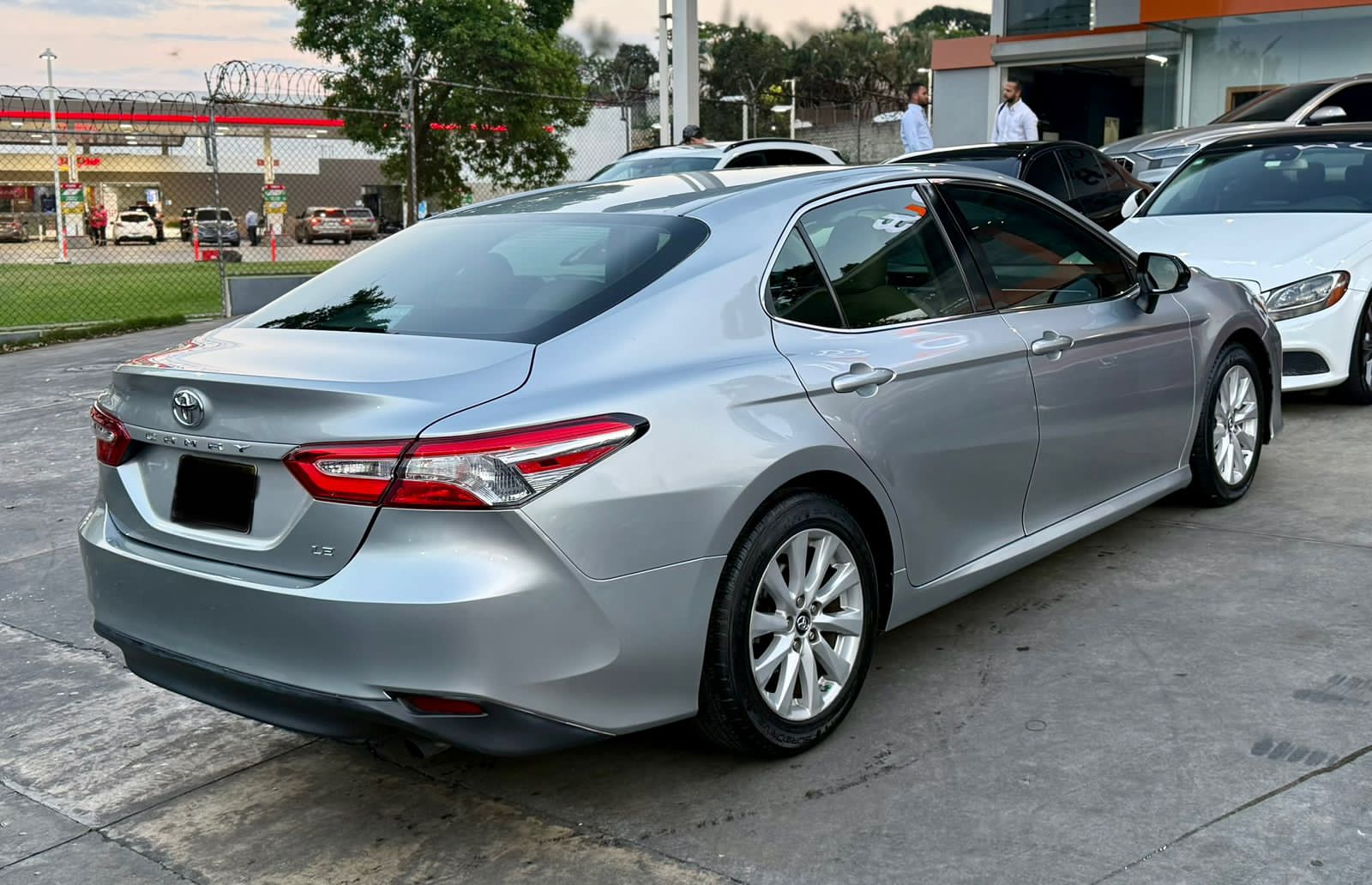 carros - Toyota Camry LE 2018 3