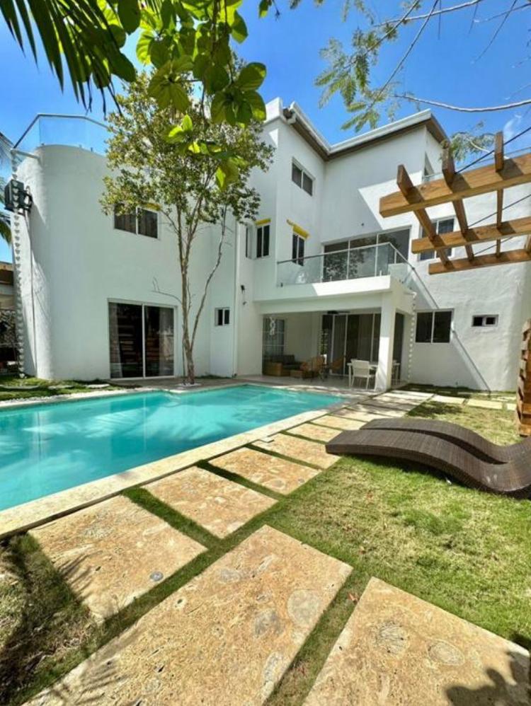casas vacacionales y villas - Exclusiva Villa 3 Niveles AMUEBLADA en Playa Caribe, JUAN DOLIO  0