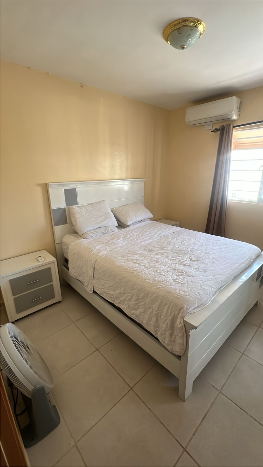 muebles y colchones - Juego de Cama con Mesas de Noche y Colchon 0