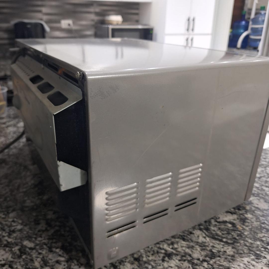 electrodomesticos - Microondas Con Asador Samsung 1.0 P.C. MG28F303TAS 4