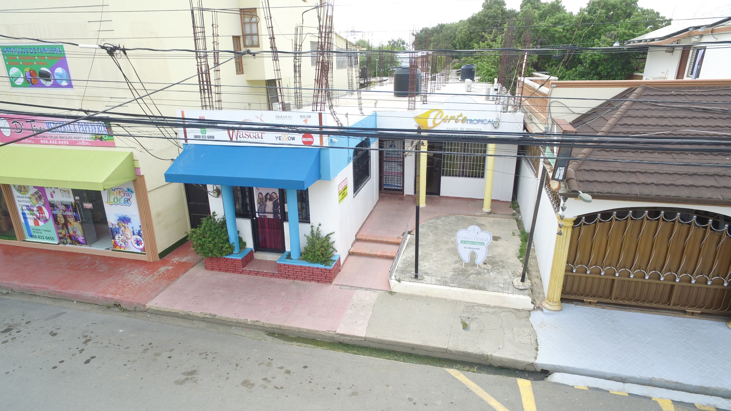 oficinas y locales comerciales - SE VENDE PLAZA COMERCIAL / SE VENDE EDIFICIO  2
