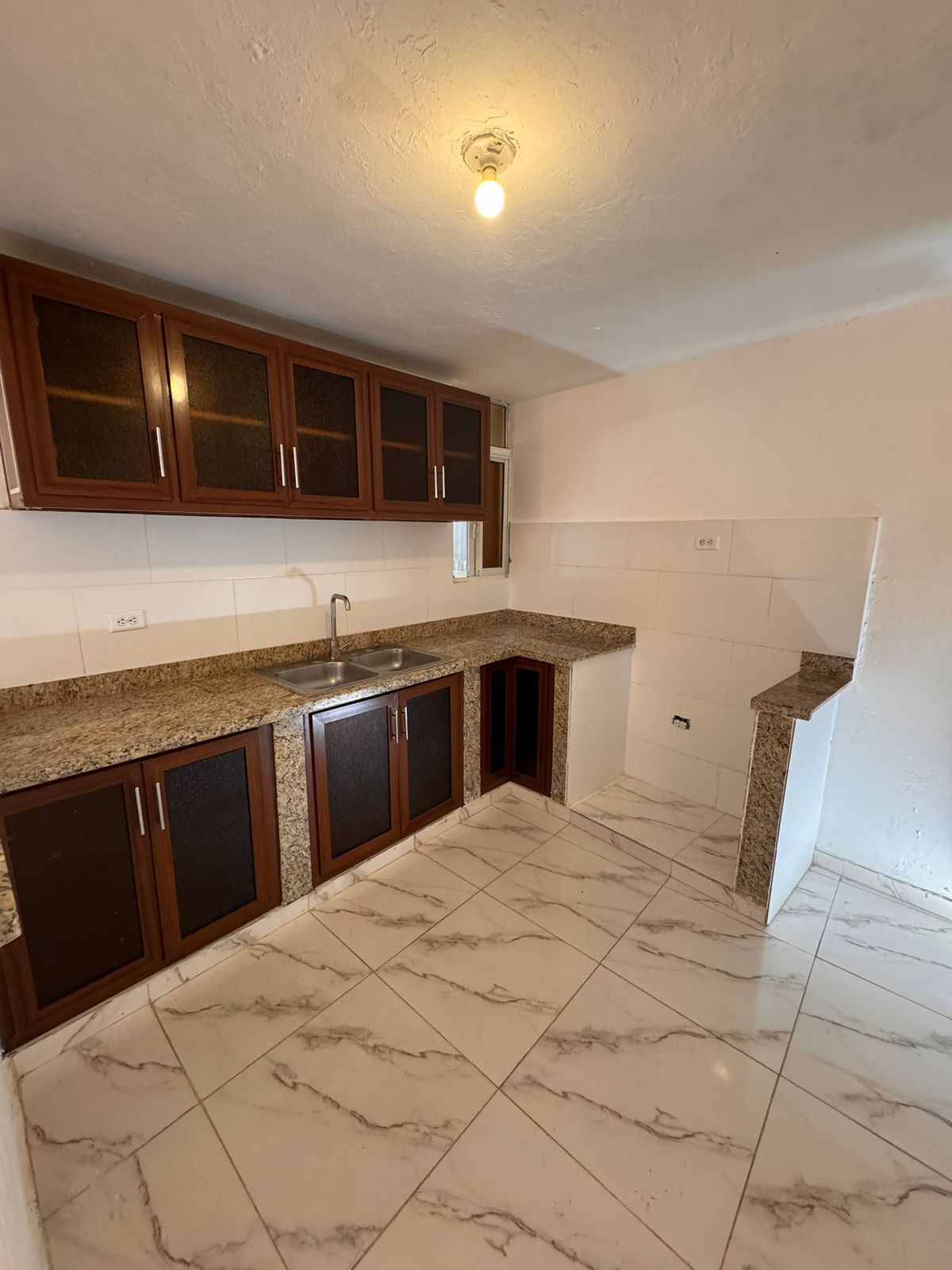 casas - en san Isidro se renta una casa primer nivel 4