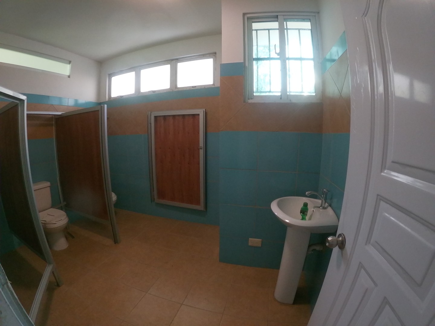 oficinas y locales comerciales - Alquilo local 326 mts 2do piso en el vergel próximo al canal 11 7