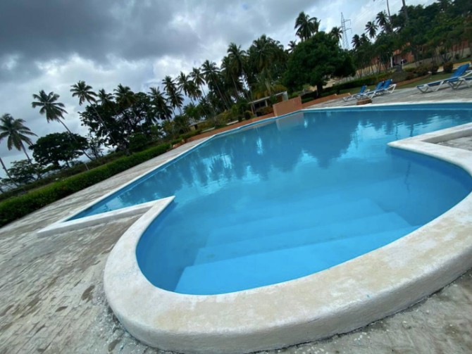 casas - Alquiler Villa Amueblada de 1 Habitación con Piscina, Los Róbalos, Samaná 1