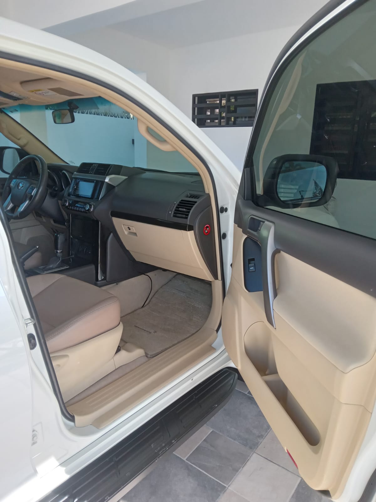 jeepetas y camionetas - Se Vende Toyota Land Cruiser Prado TXL 2014 7
