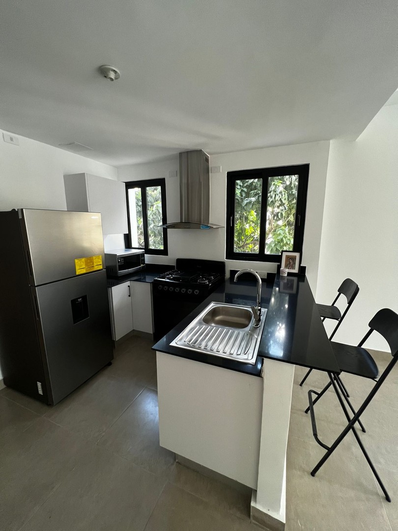 apartamentos - Apartamento con línea blanca en Piantini  2