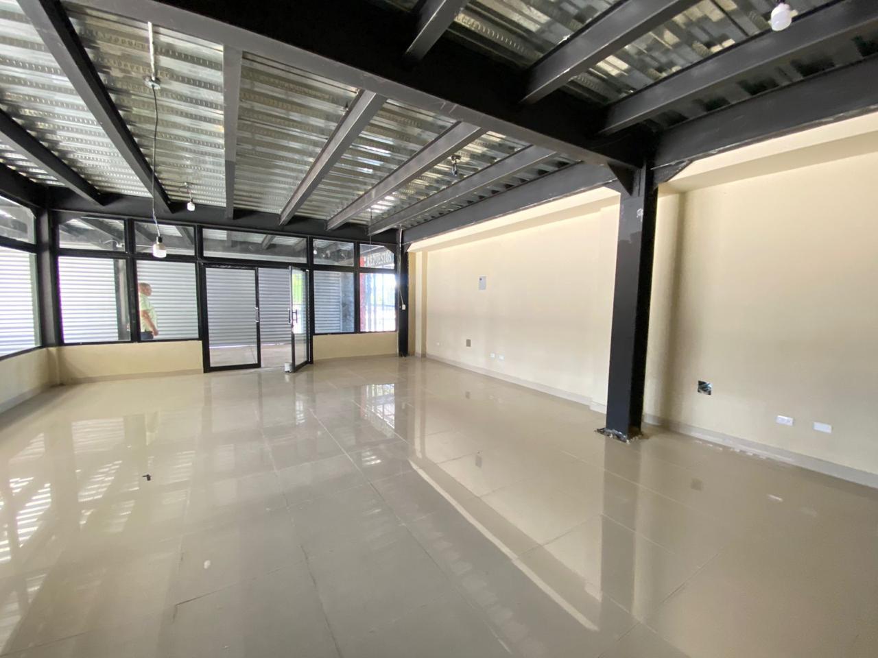 oficinas y locales comerciales - Local 339 Mts 3 niveles Av. San Martin   7