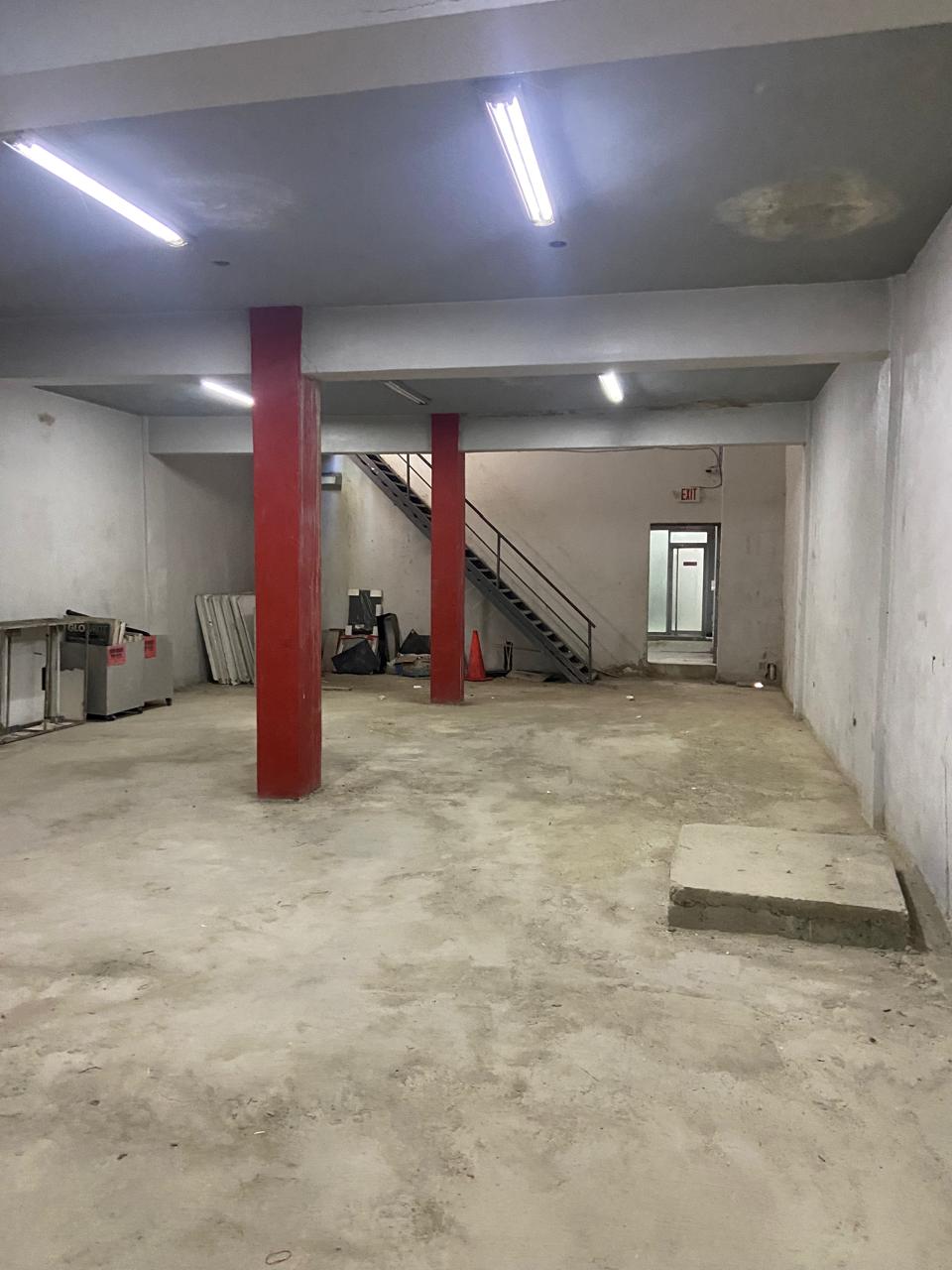 oficinas y locales comerciales - Edificio en la Av. Duarte Casi Esquina Mexico  2
