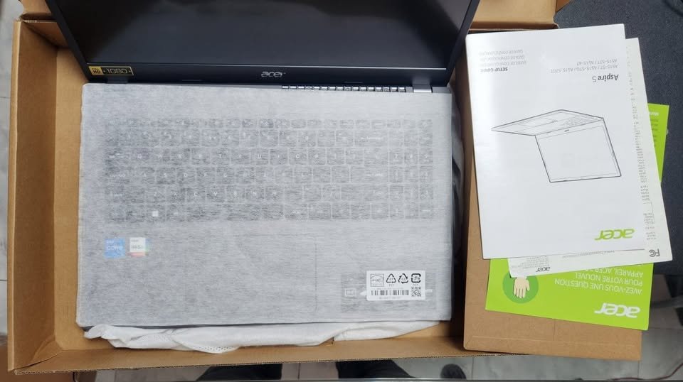 computadoras y laptops - Laptop Acer Touch 15.6" Intel i5 12TH 512GB 16GB 2