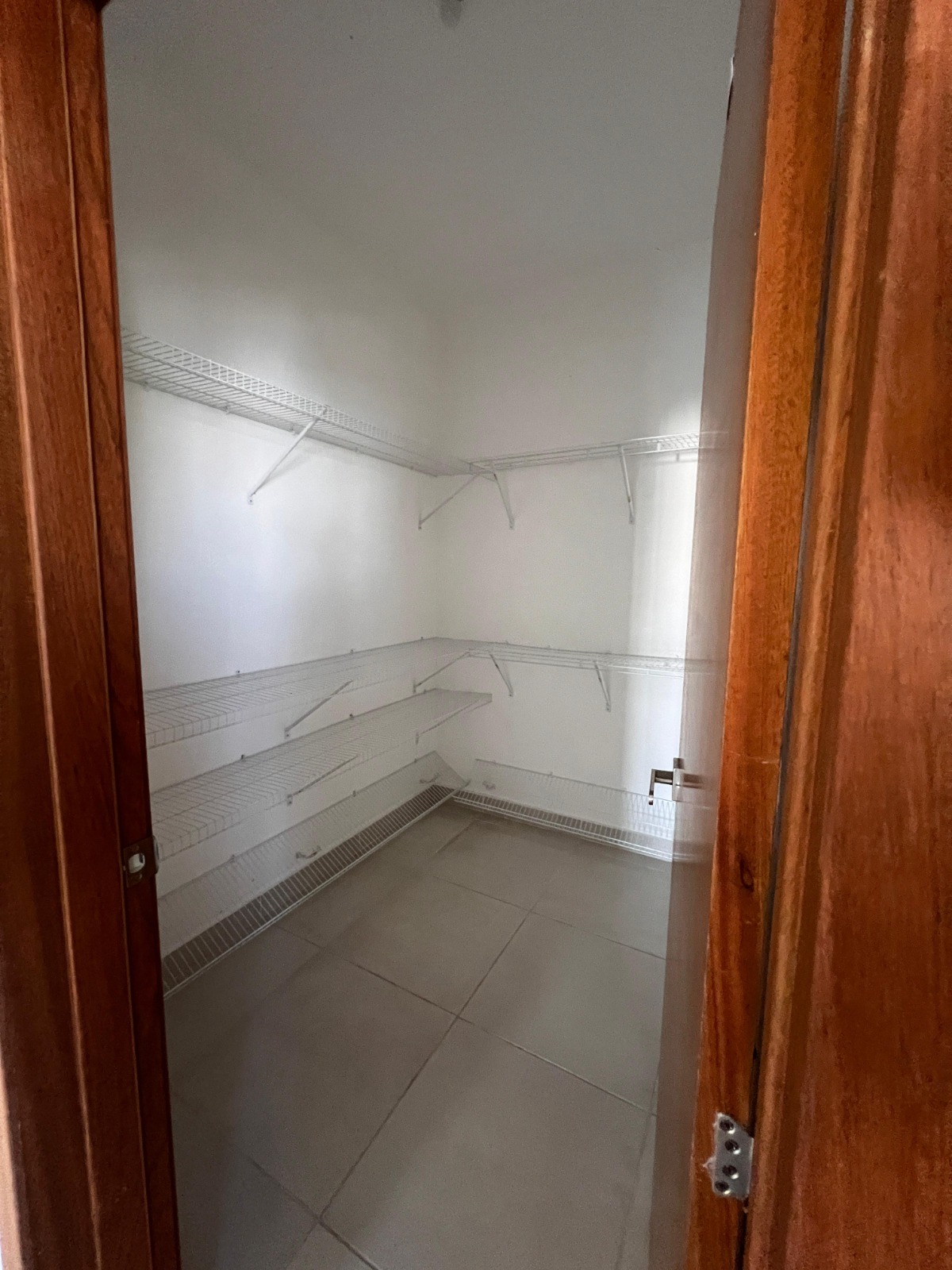 apartamentos - El Millón  Alquilamos céntrico apartamento moderno 4