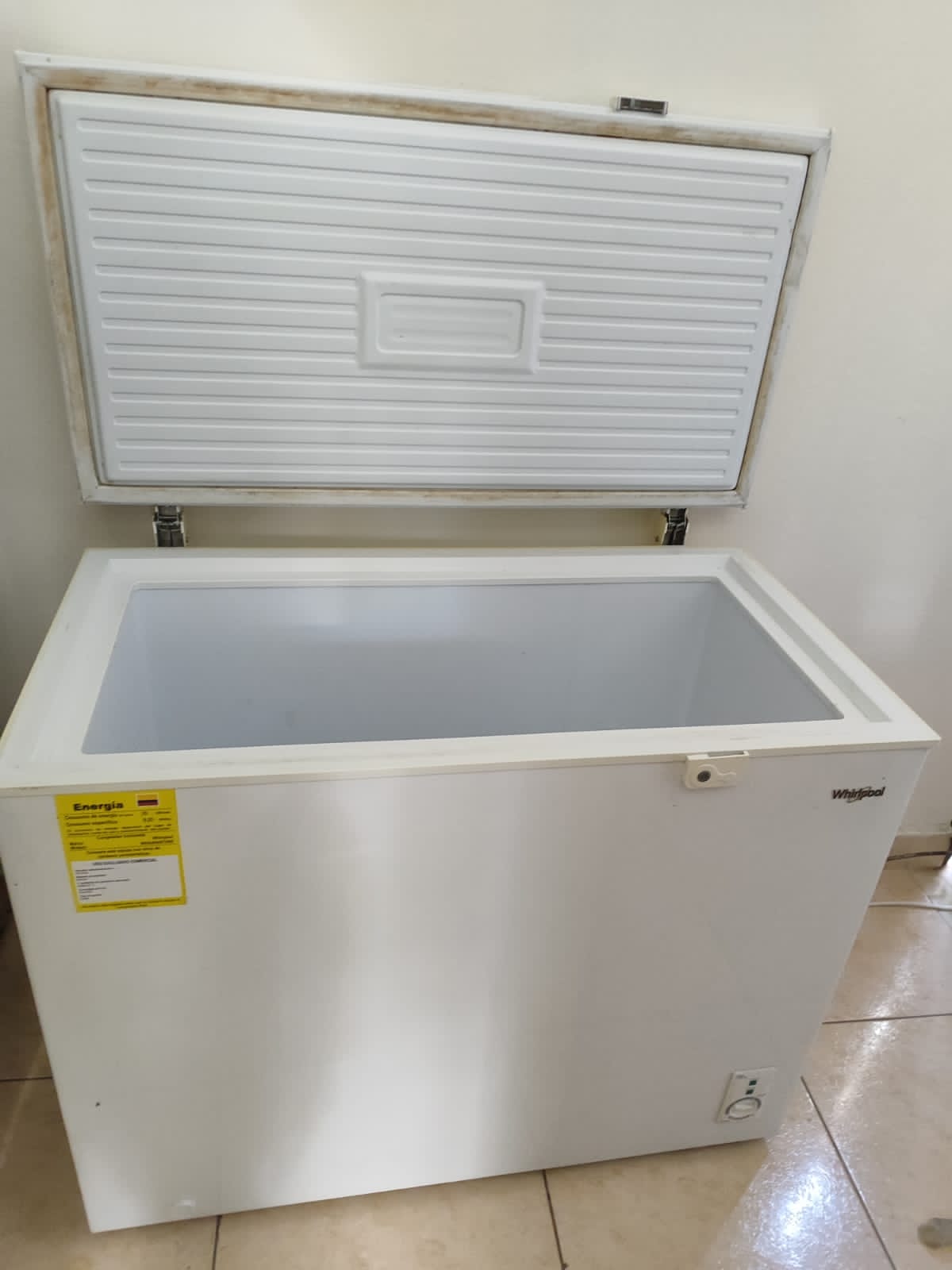 equipos profesionales - Freezer Whirlpool  1
