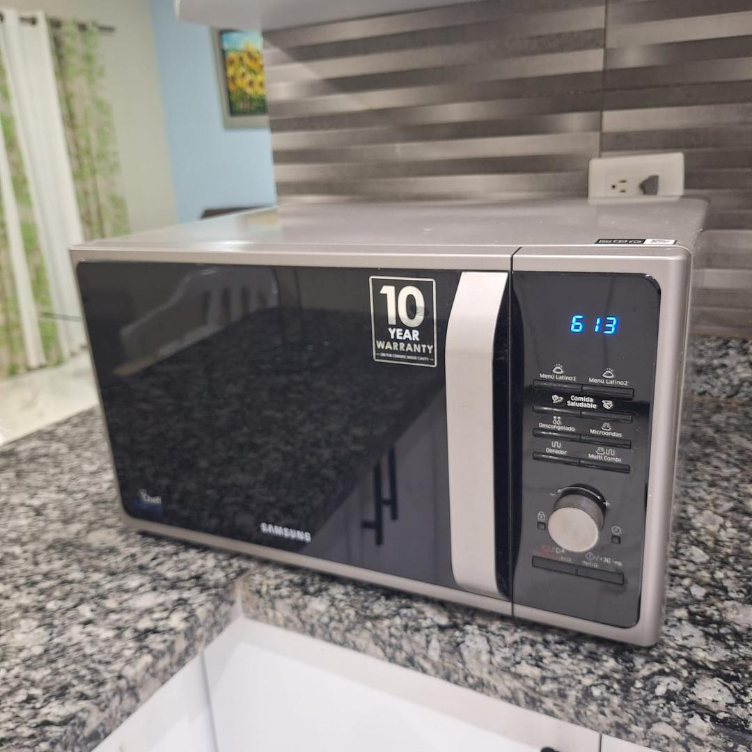 electrodomesticos - Microondas Con Asador Samsung 1.0 P.C. MG28F303TAS 1