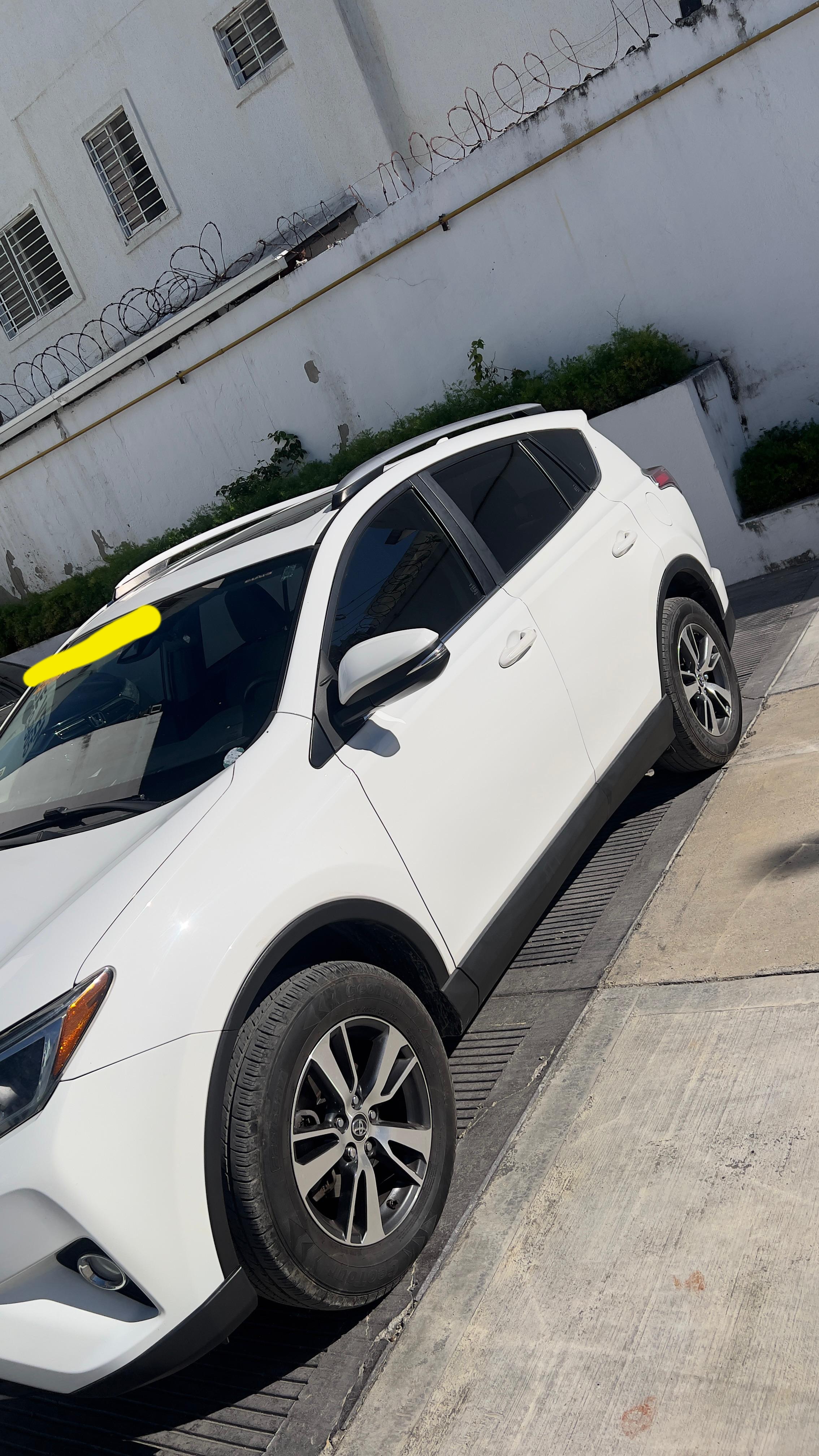 jeepetas y camionetas - Toyota rav4 2018 1