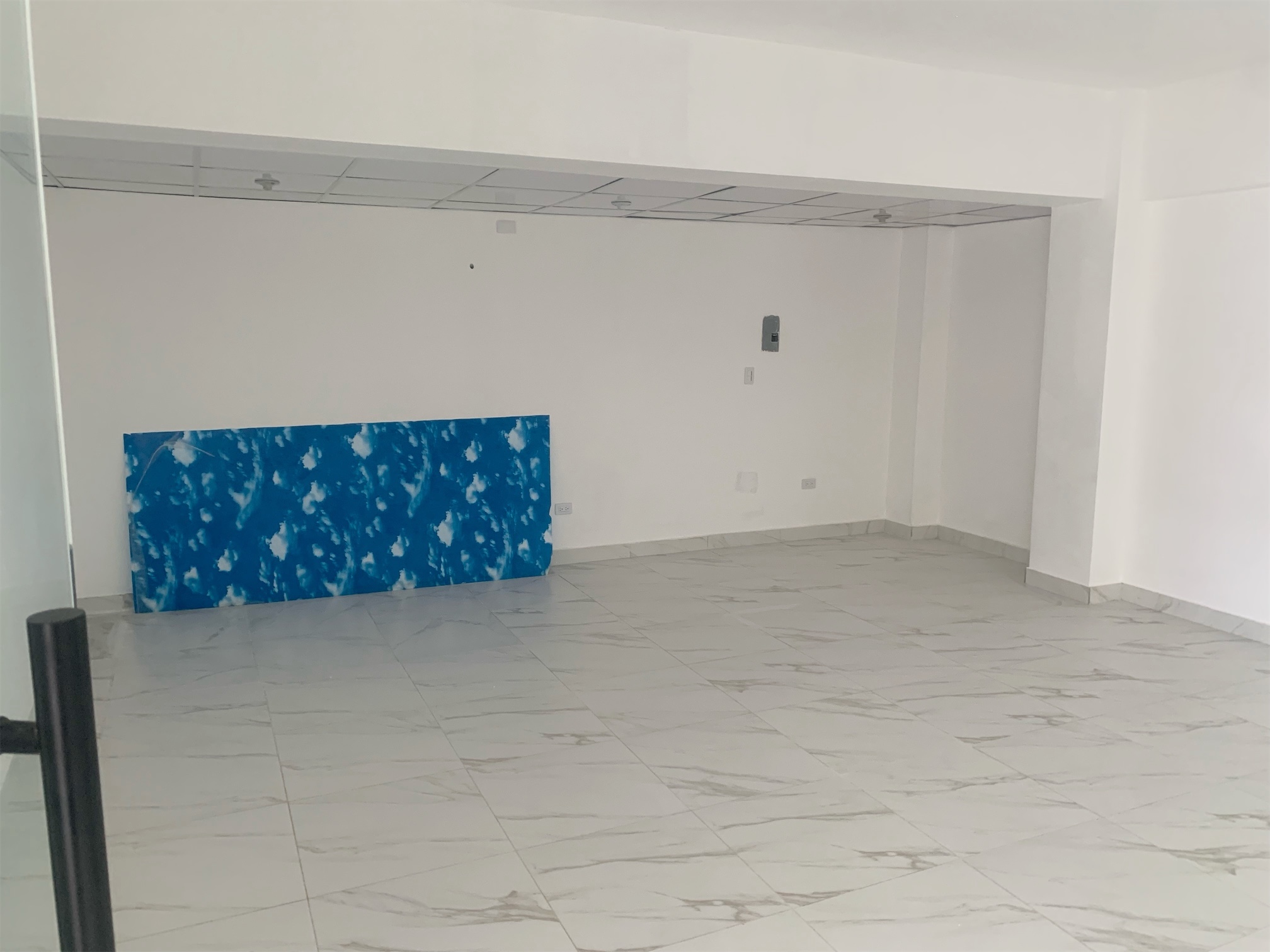 oficinas y locales comerciales - Local  en ensanche la Fe  4