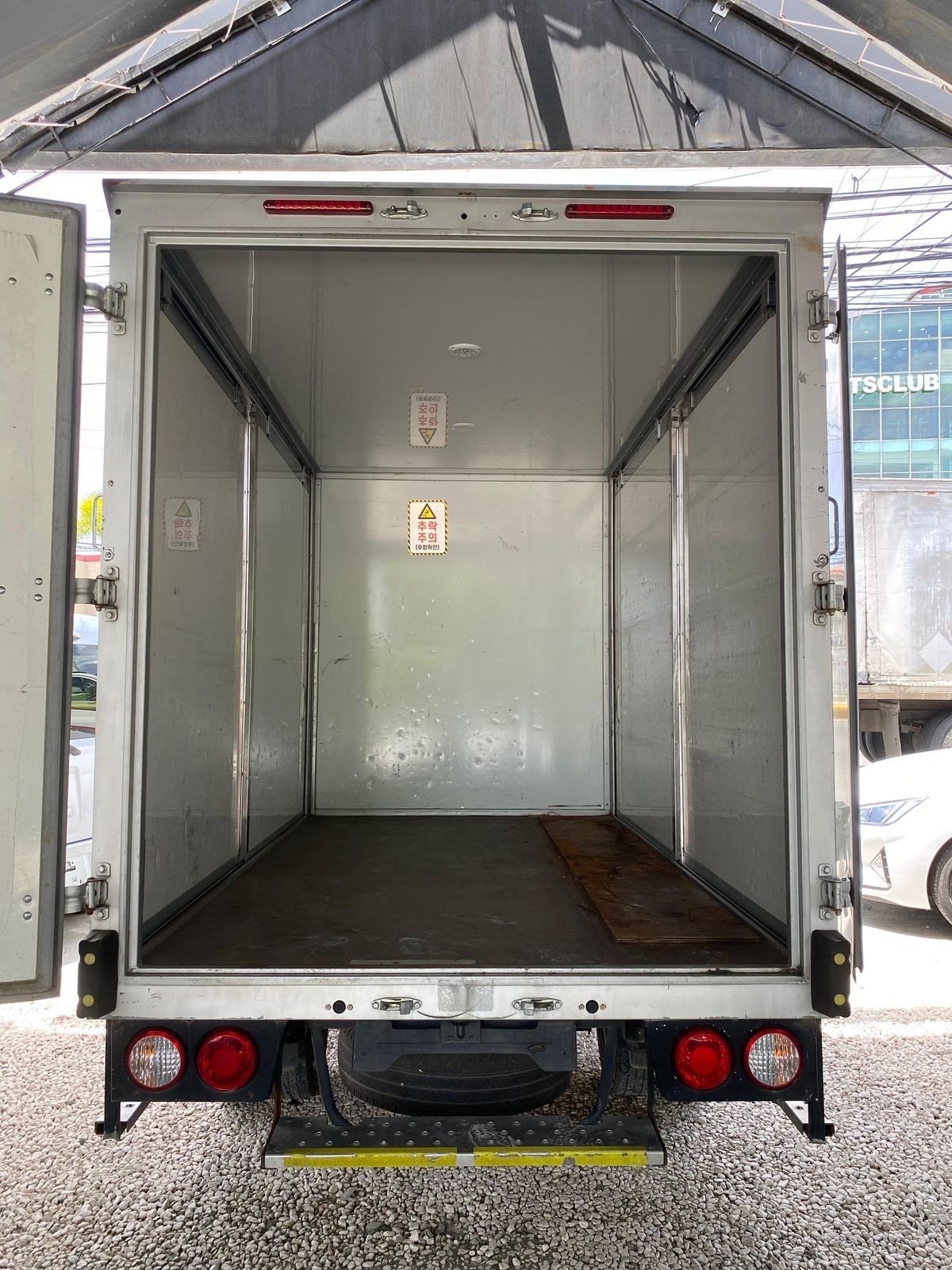 jeepetas y camionetas - Kia Bongo 2022 
 7