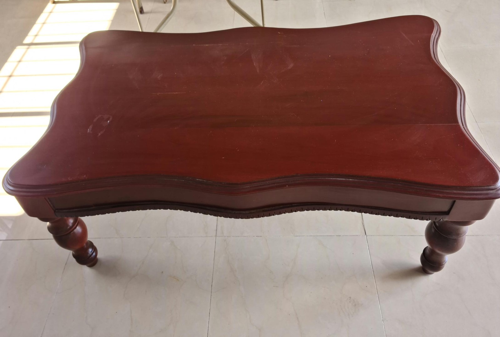 muebles y colchones - Mesa en Caoba como nueva  1