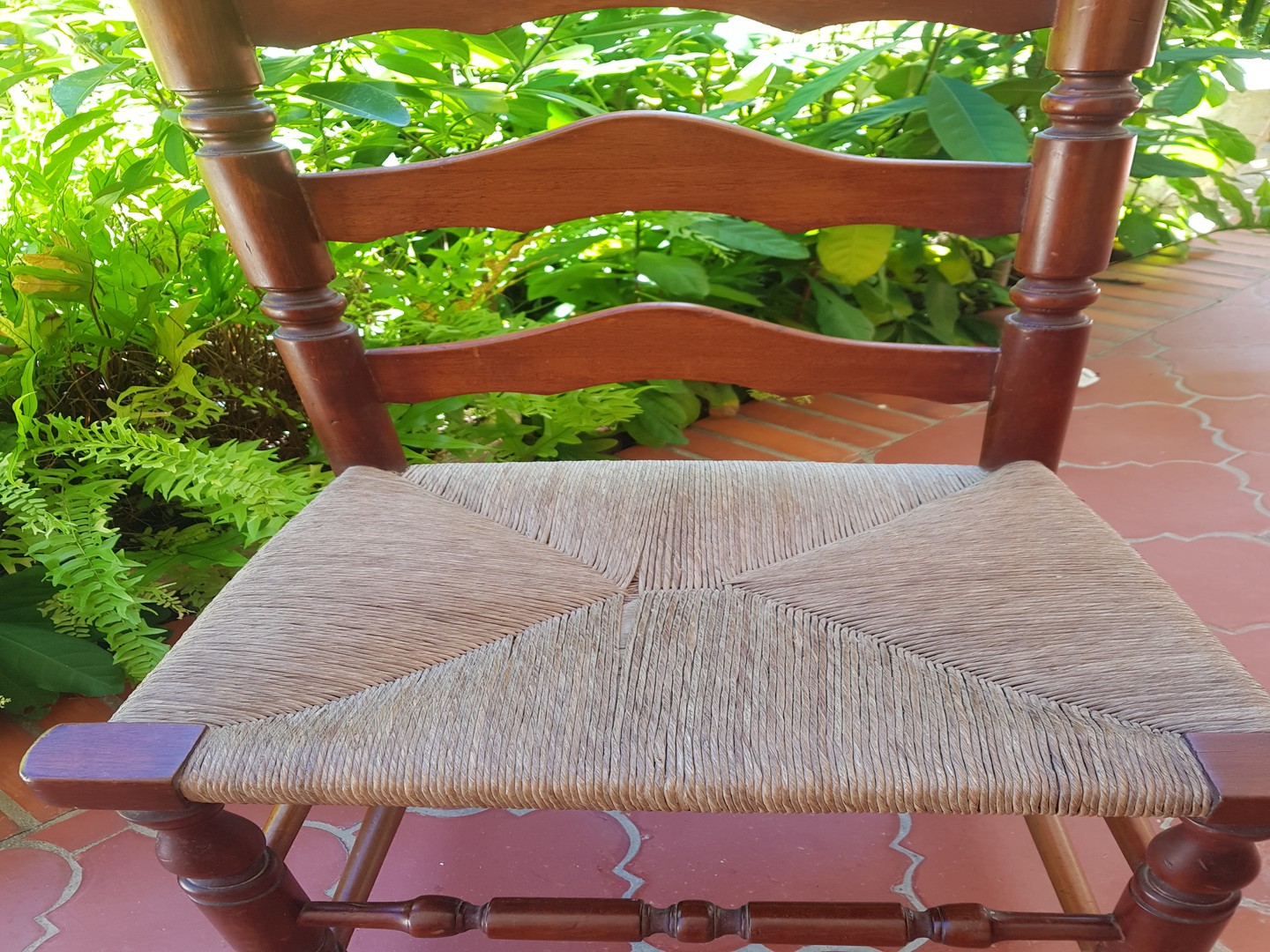 muebles y colchones - Sillas en caoba centenaria, fondo tejido 0