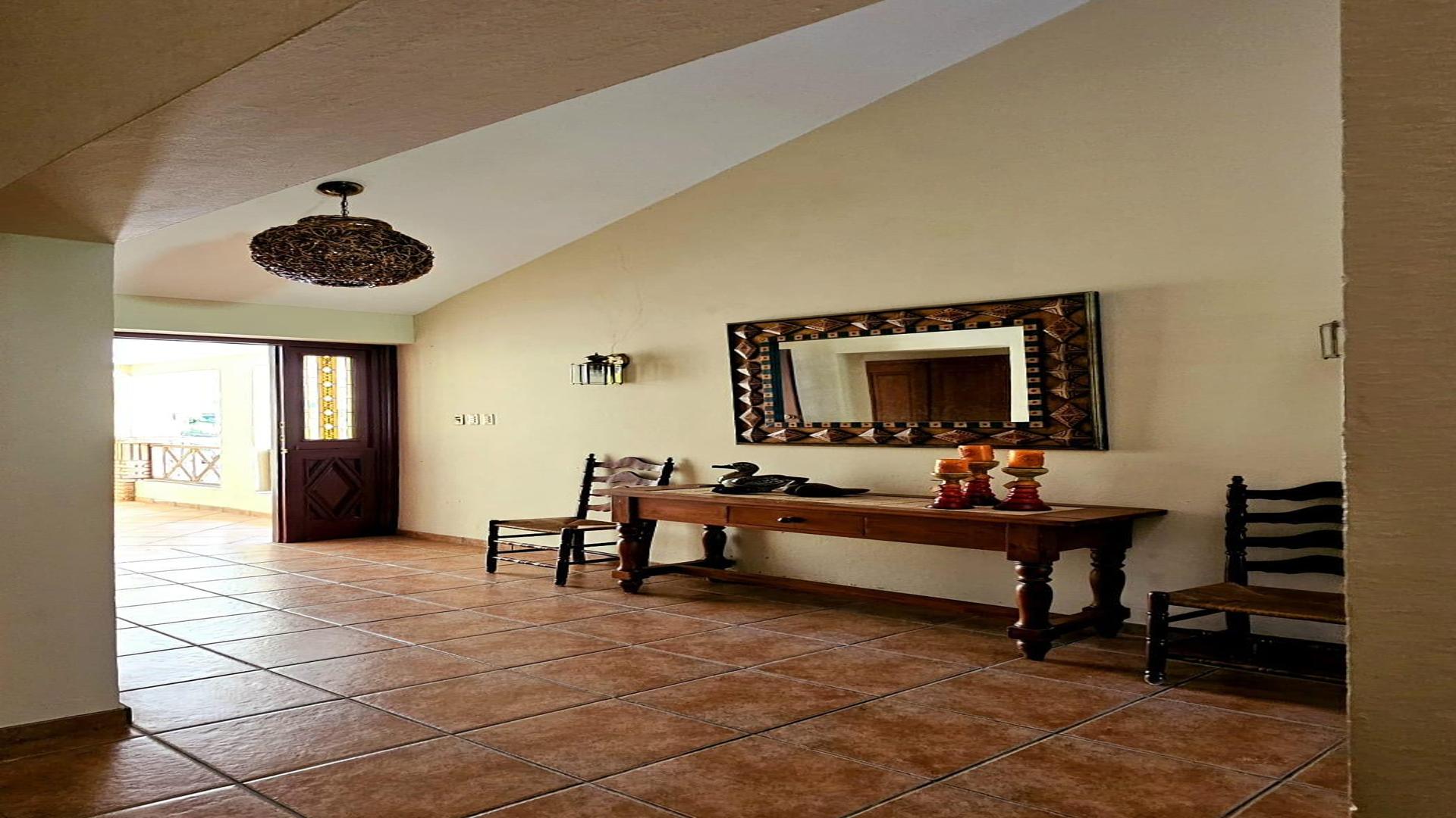 casas vacacionales y villas - Se vende villa en Metro Country Club, Juan Dolio. 1