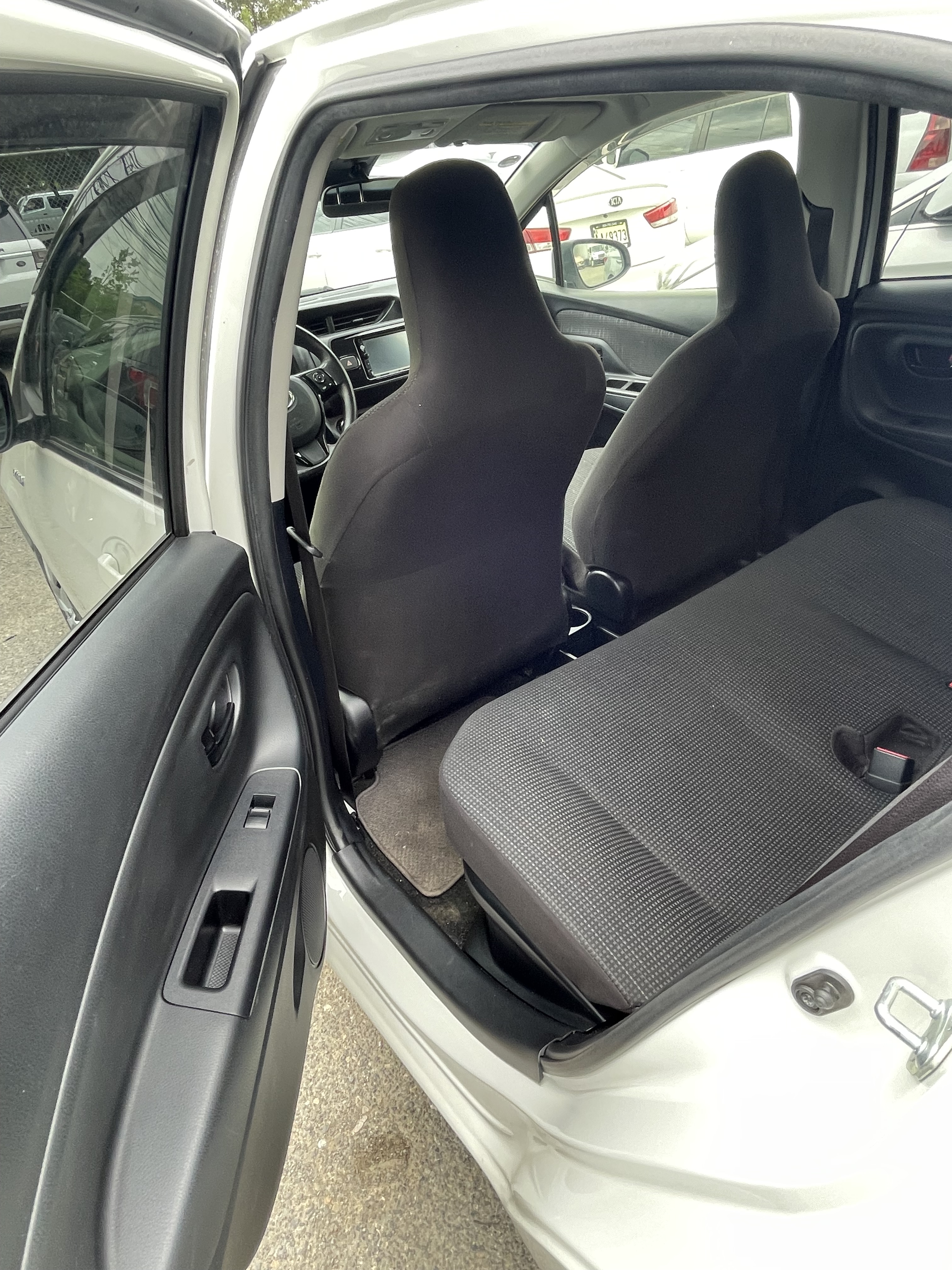 jeepetas y camionetas - Toyota VITZ FWD 2018 Nuevo 10d10  2