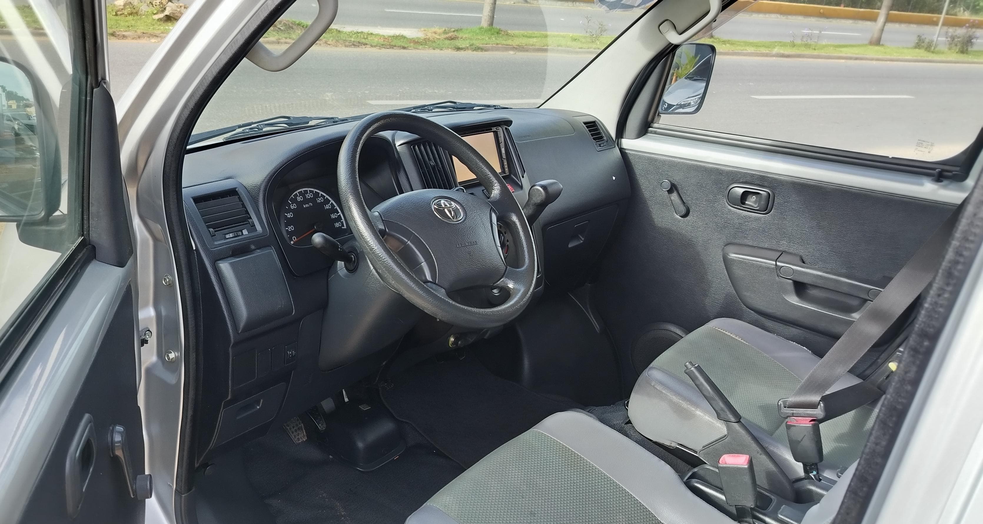 jeepetas y camionetas - Toyota Town Ace 2019 6