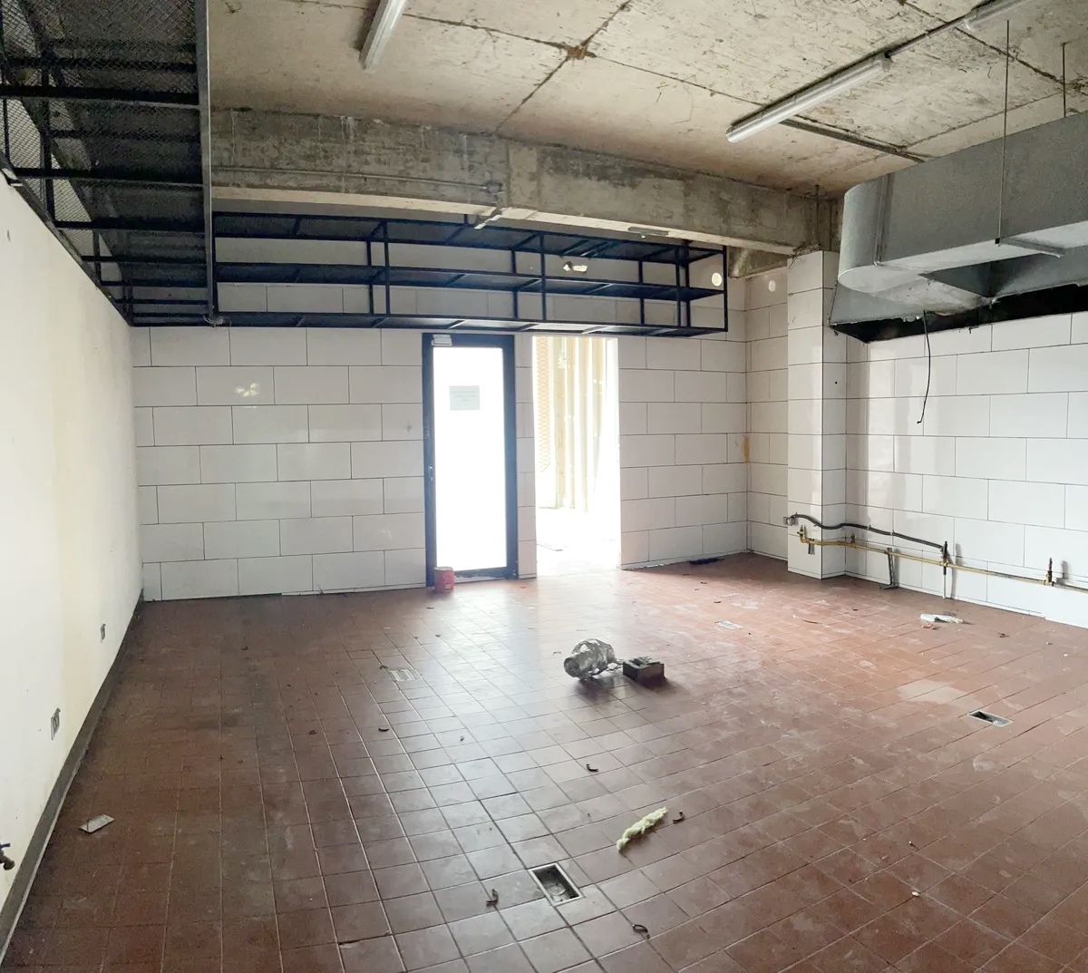 oficinas y locales comerciales - Local céntrico en Arroyo Hondo  4