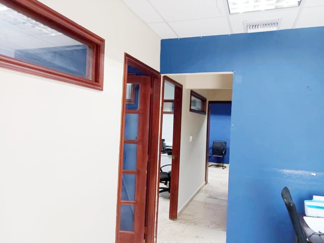 oficinas y locales comerciales - Local en los prados  3