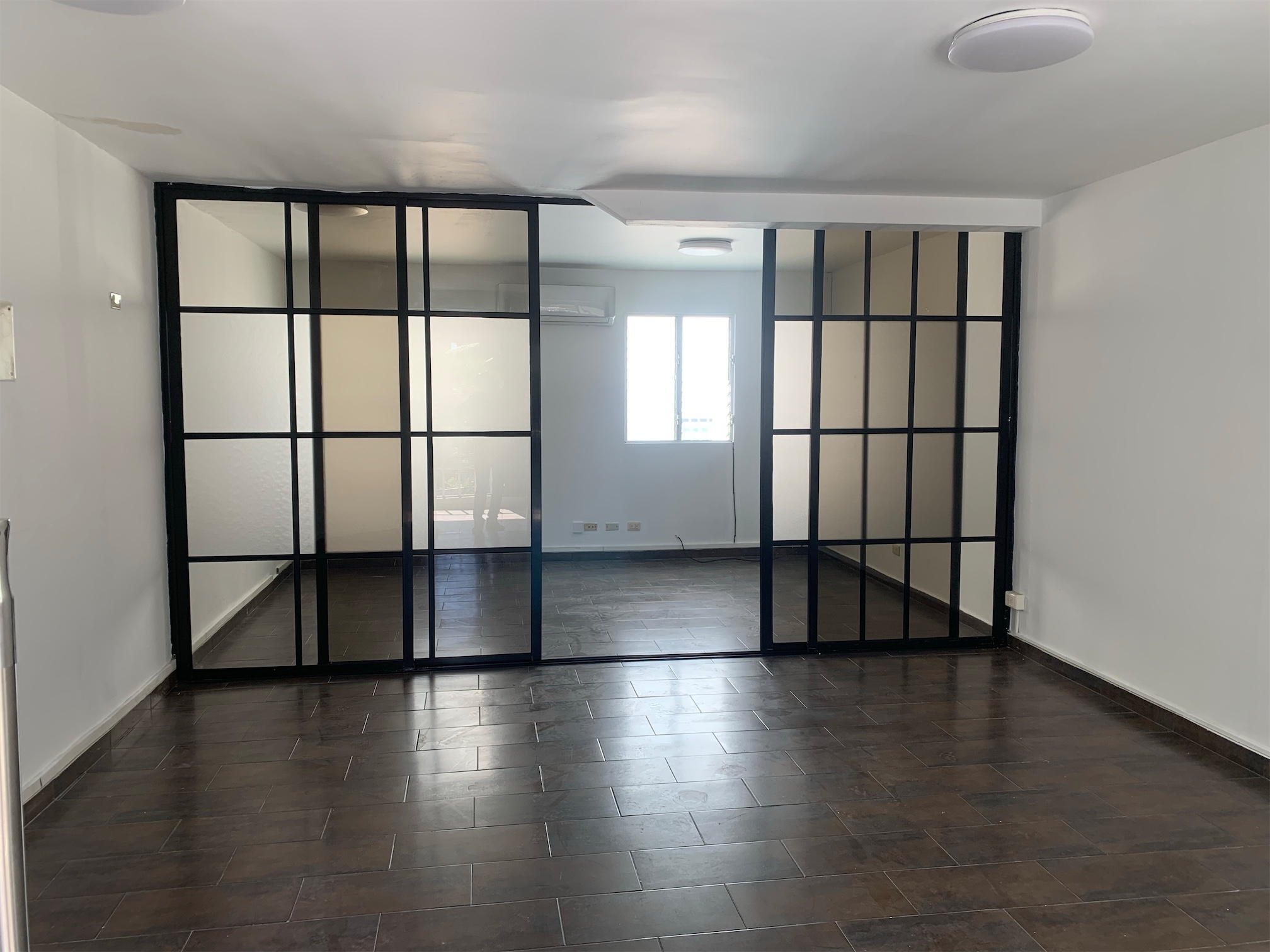oficinas y locales comerciales - Local céntrico en bella vista 4