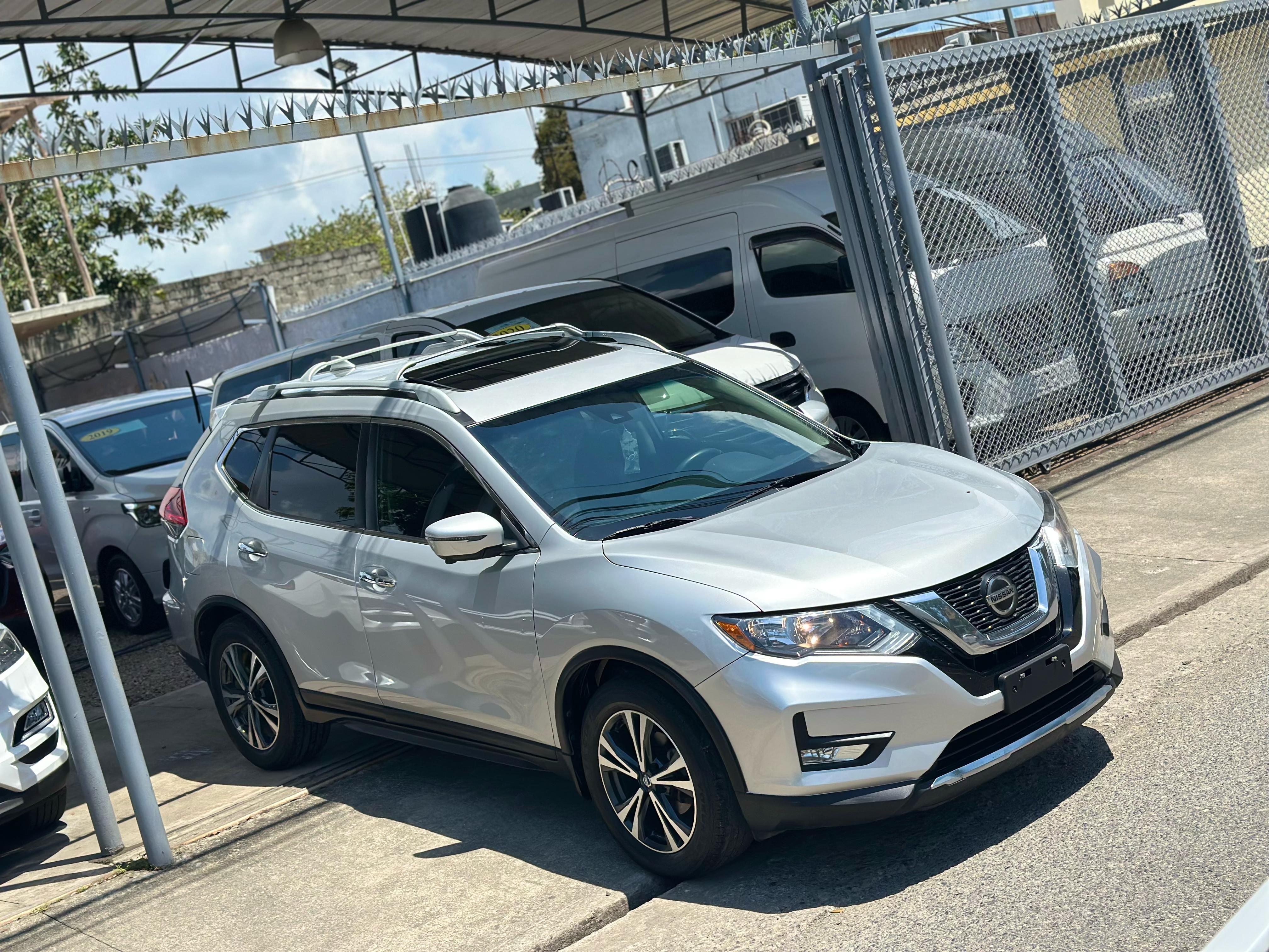 jeepetas y camionetas - 2019 NISSAN ROGUE SV FULL CLEAN CARFAX