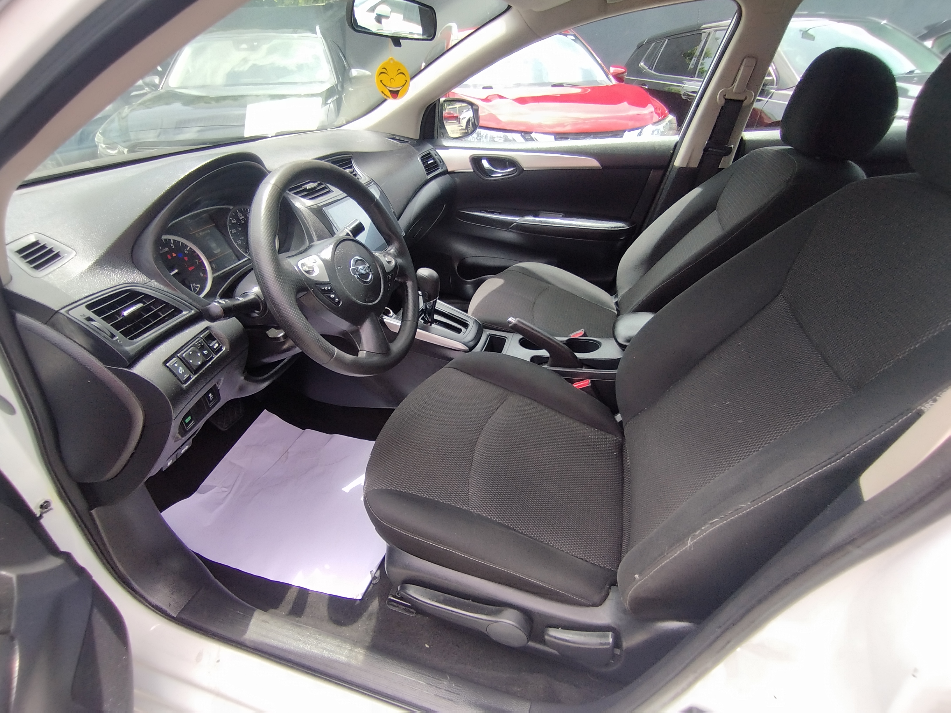 carros - 2019 Nissan Sentra  4