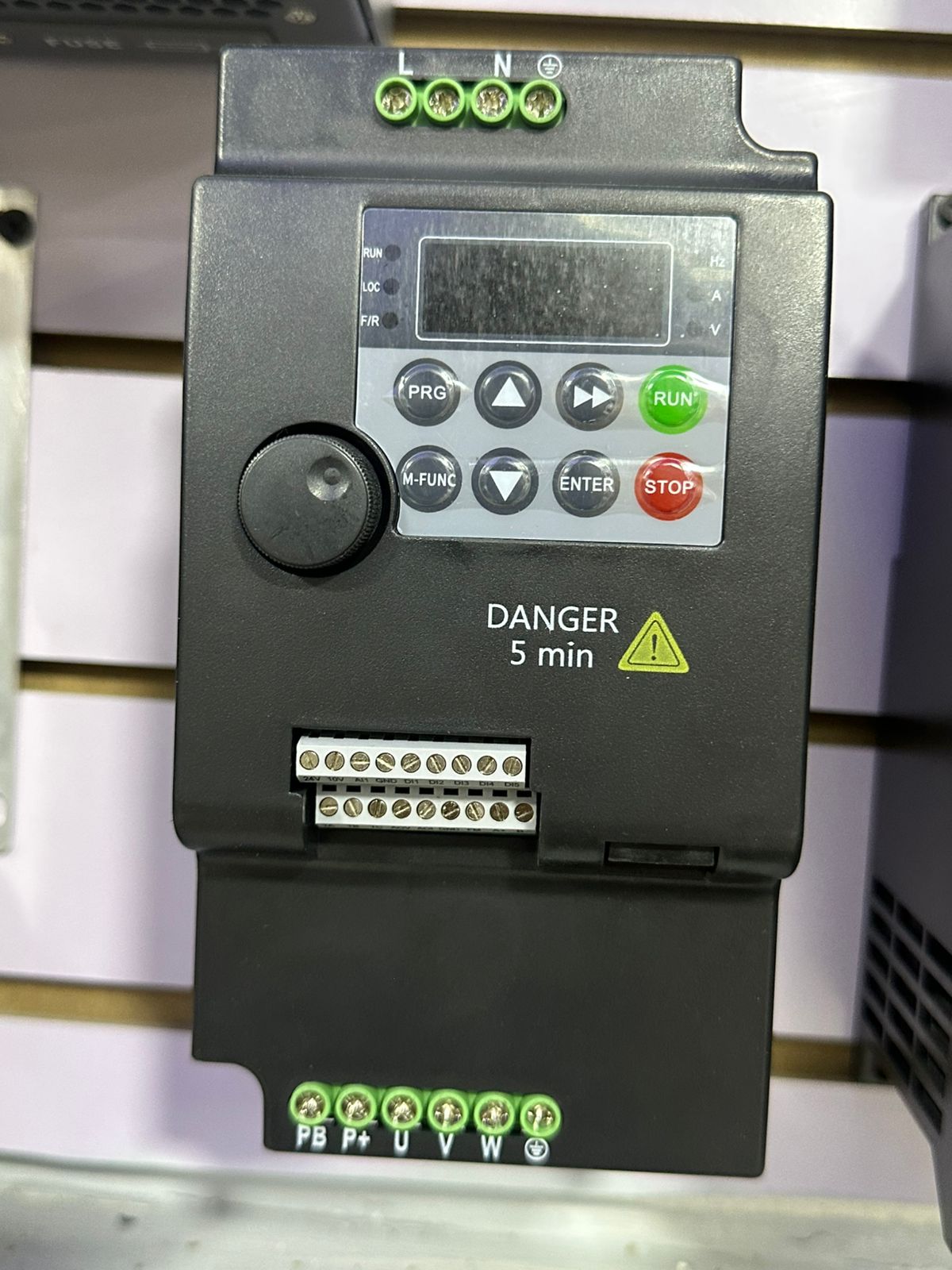 plantas e inversores - UNIDAD DE FRECUENCIA VARIABLE 220V 380V 0