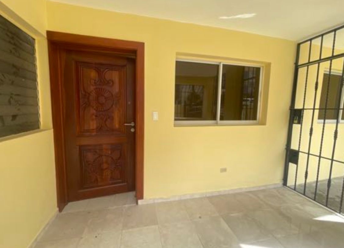 casas - Vendo casa dentro de proyecto cerrado! En la Charles de gaulle santo Domingo  4
