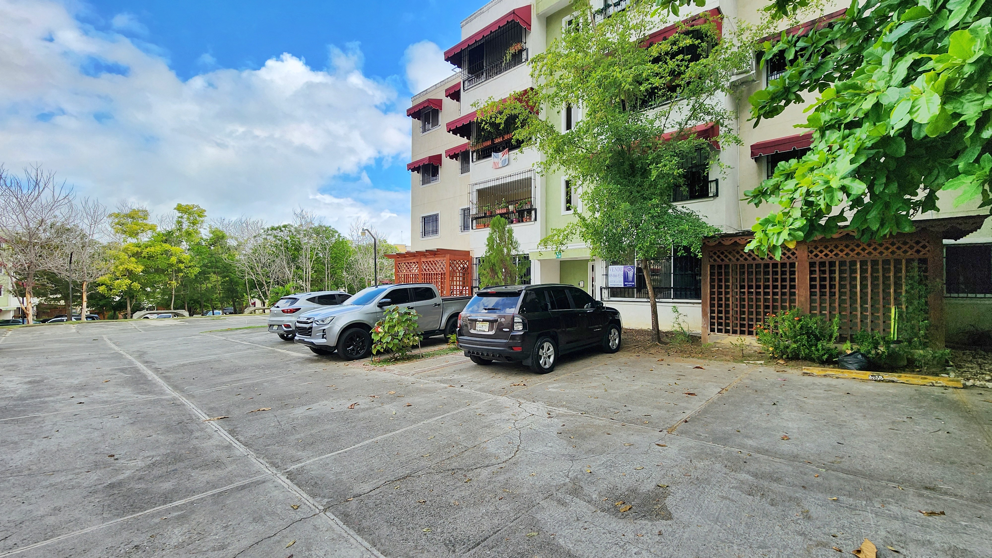 apartamentos - Apartamento 1er nivel con terraza en Ciudad Real  0