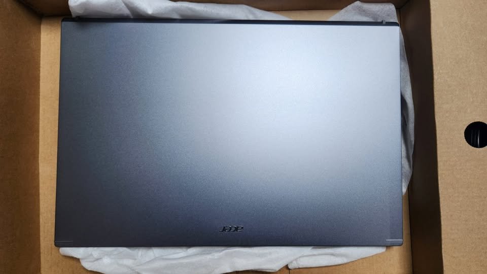 computadoras y laptops - Laptop Acer Touch 15.6" Intel i5 12TH 512GB 16GB 3