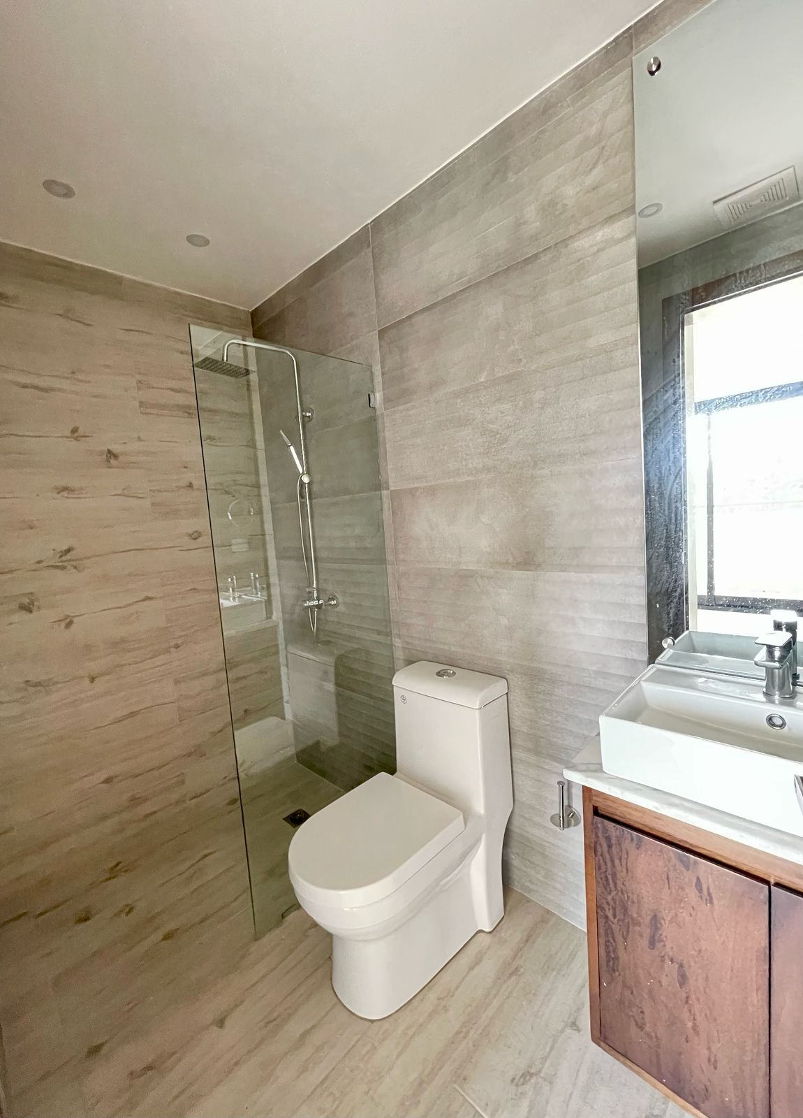 apartamentos - APARTAMENTO EN VENTA EN LA ESMERALDA, SANTIAGO.