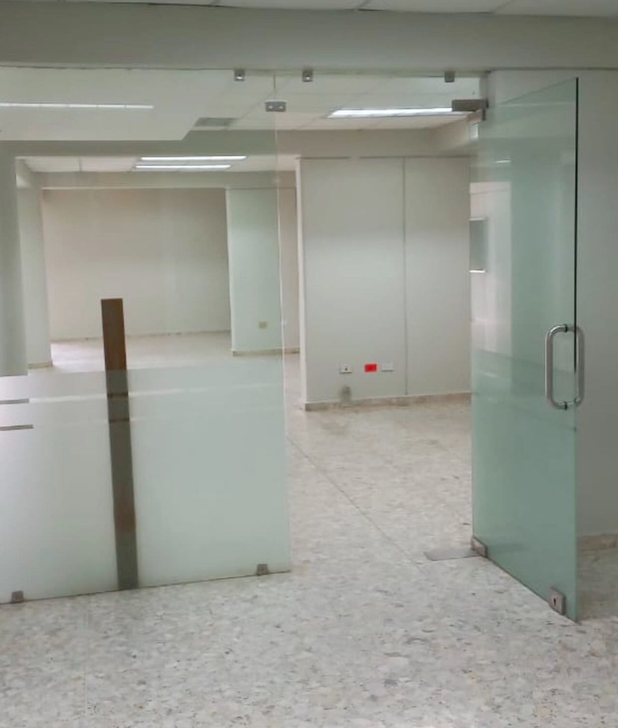 oficinas y locales comerciales - Local céntrico en Naco  5
