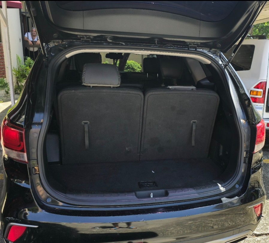 jeepetas y camionetas - Hyundai Grand Santa Fe 2017 5