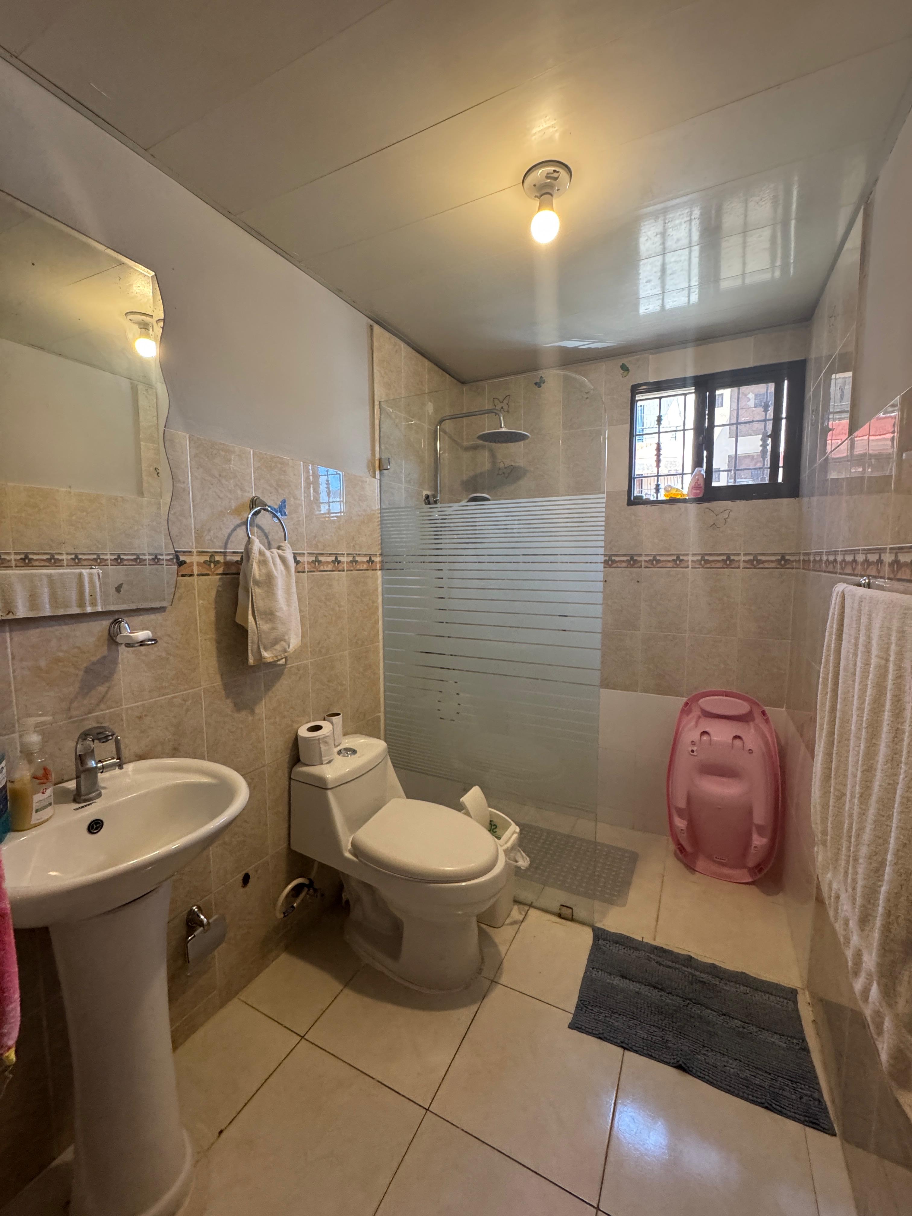 apartamentos - Apartamento de 133mts , 2do nivel en los Prados co 4