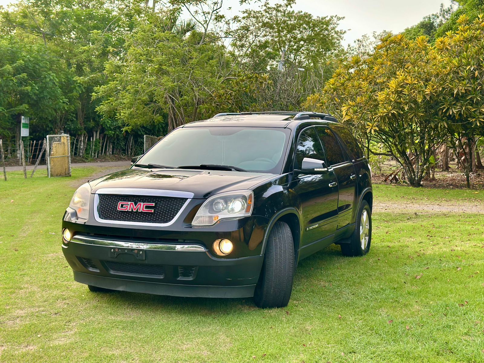 jeepetas y camionetas - gmc acadia 2008